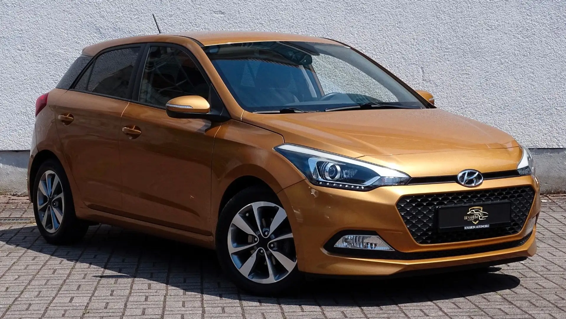 Hyundai i20 1.4 Trend|SHZ|LHZ|Automatik|Tempo.|SpurAss. Gold - 1