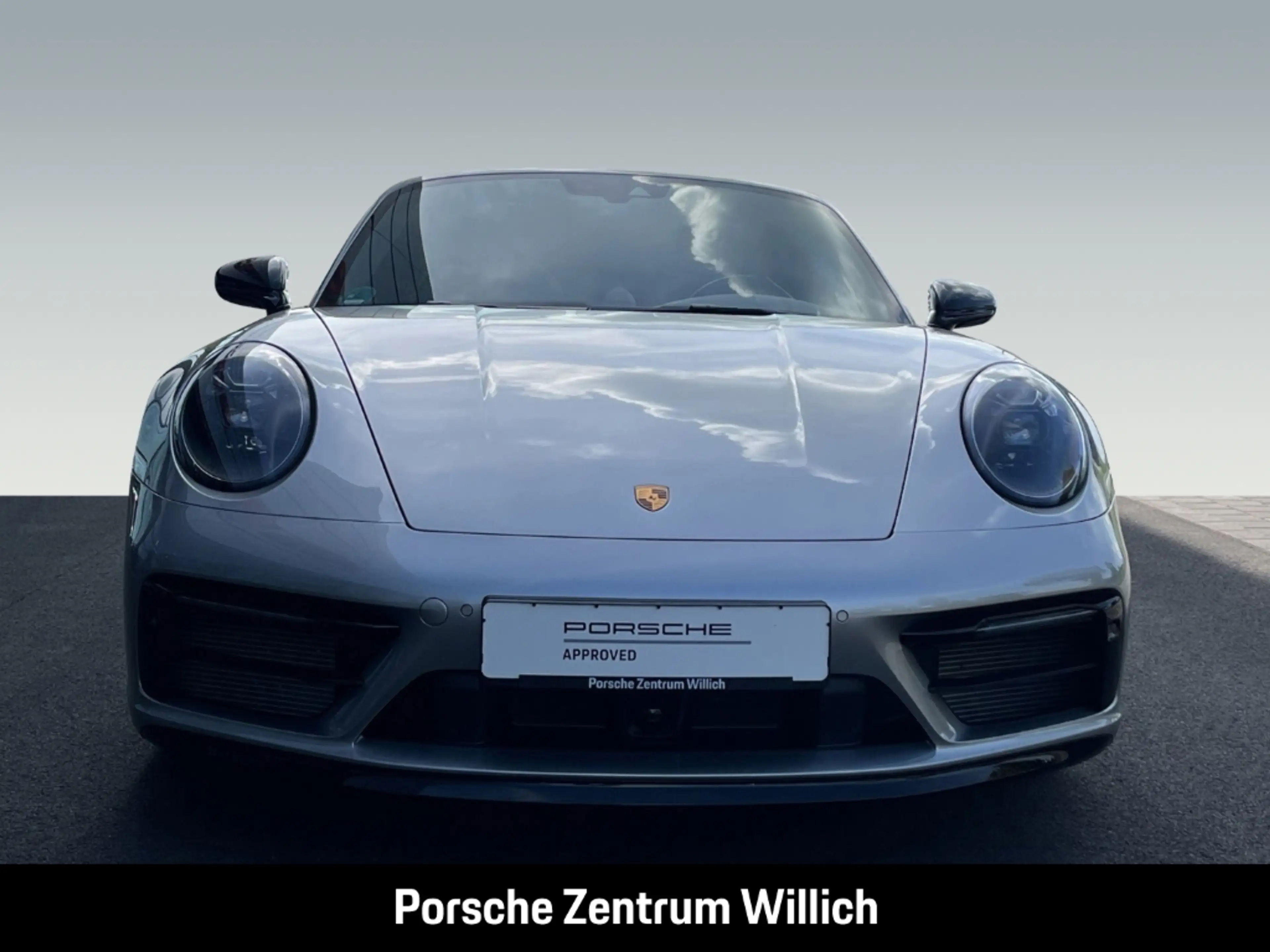 Porsche 992 (911) Targa 4 GTS — photo 8