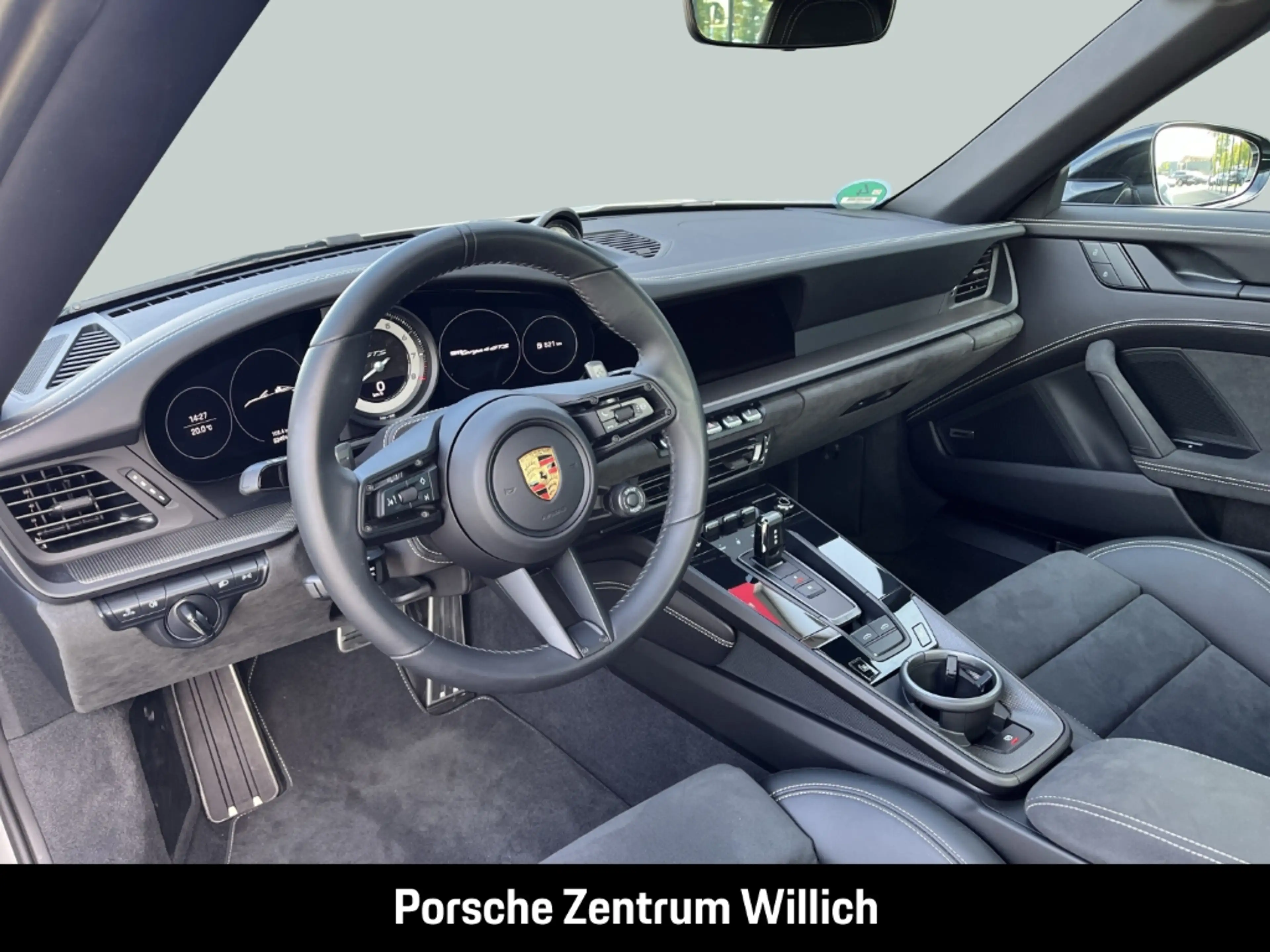 Porsche 992 (911) Targa 4 GTS — photo 11