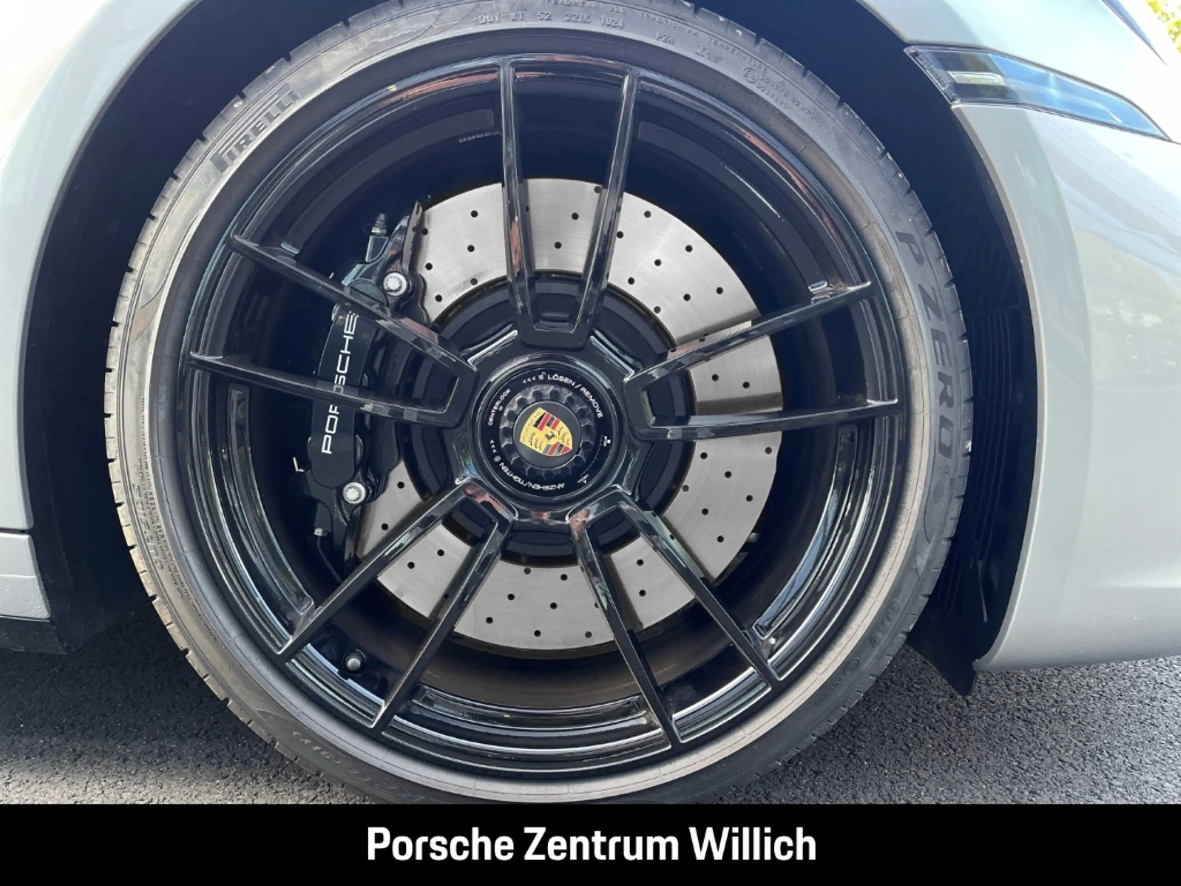 Porsche 992 (911) Targa 4 GTS — photo 14