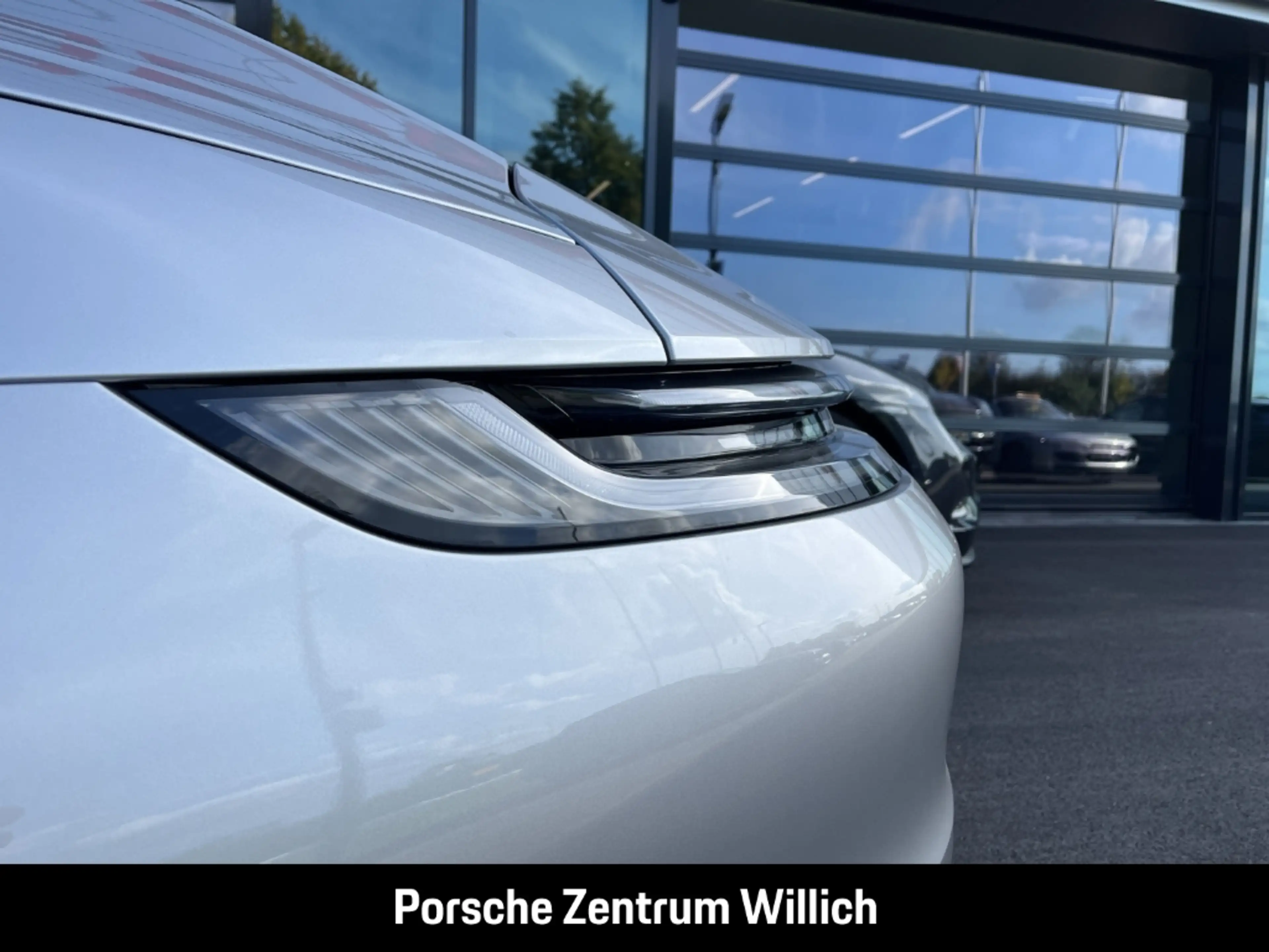 Porsche 992 (911) Targa 4 GTS — photo 10