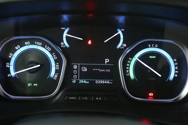 Peugeot e-Expert view 14