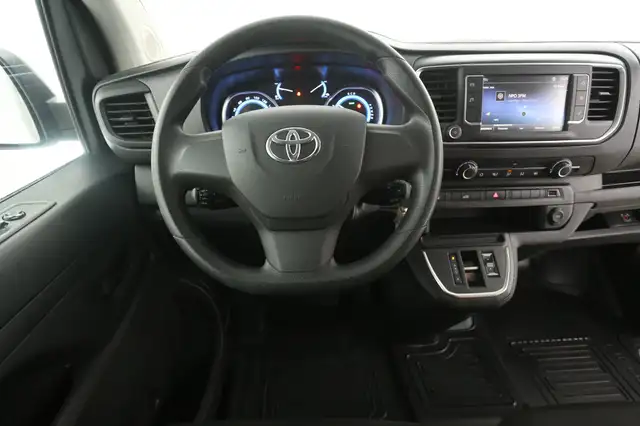 Peugeot e-Expert view 2