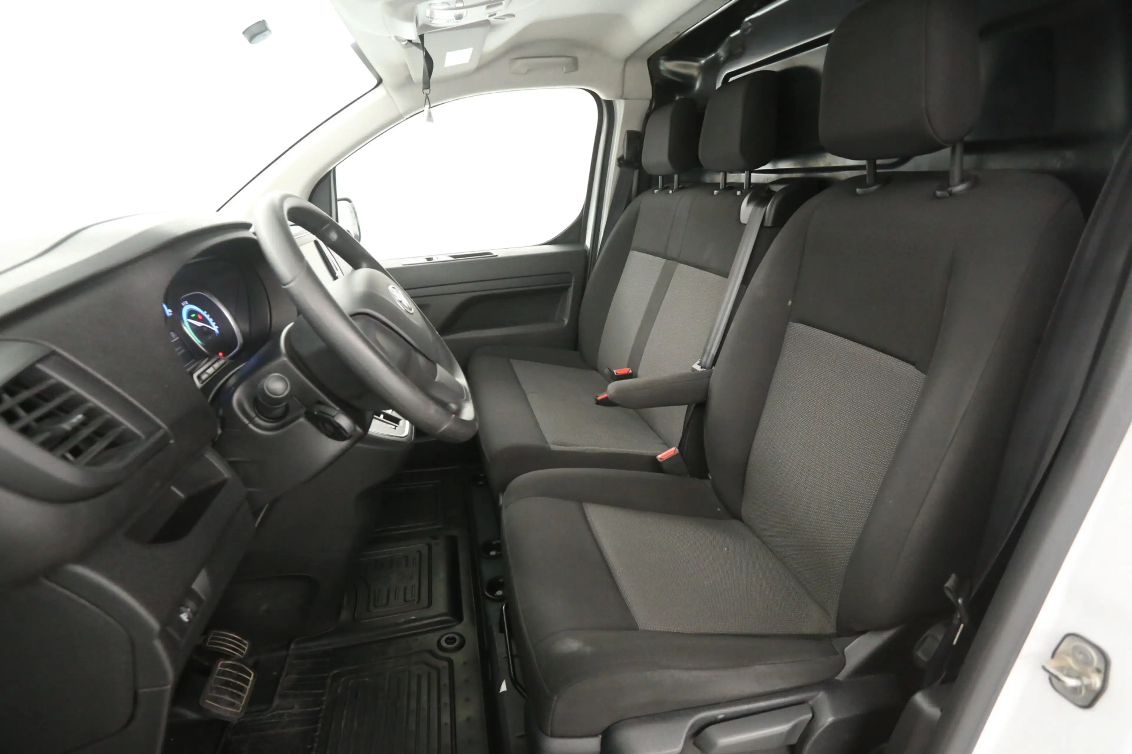 Peugeot e-Expert Toyota ProAce 75 kWh Extra Range L2H1 | Snelladen — photo 11