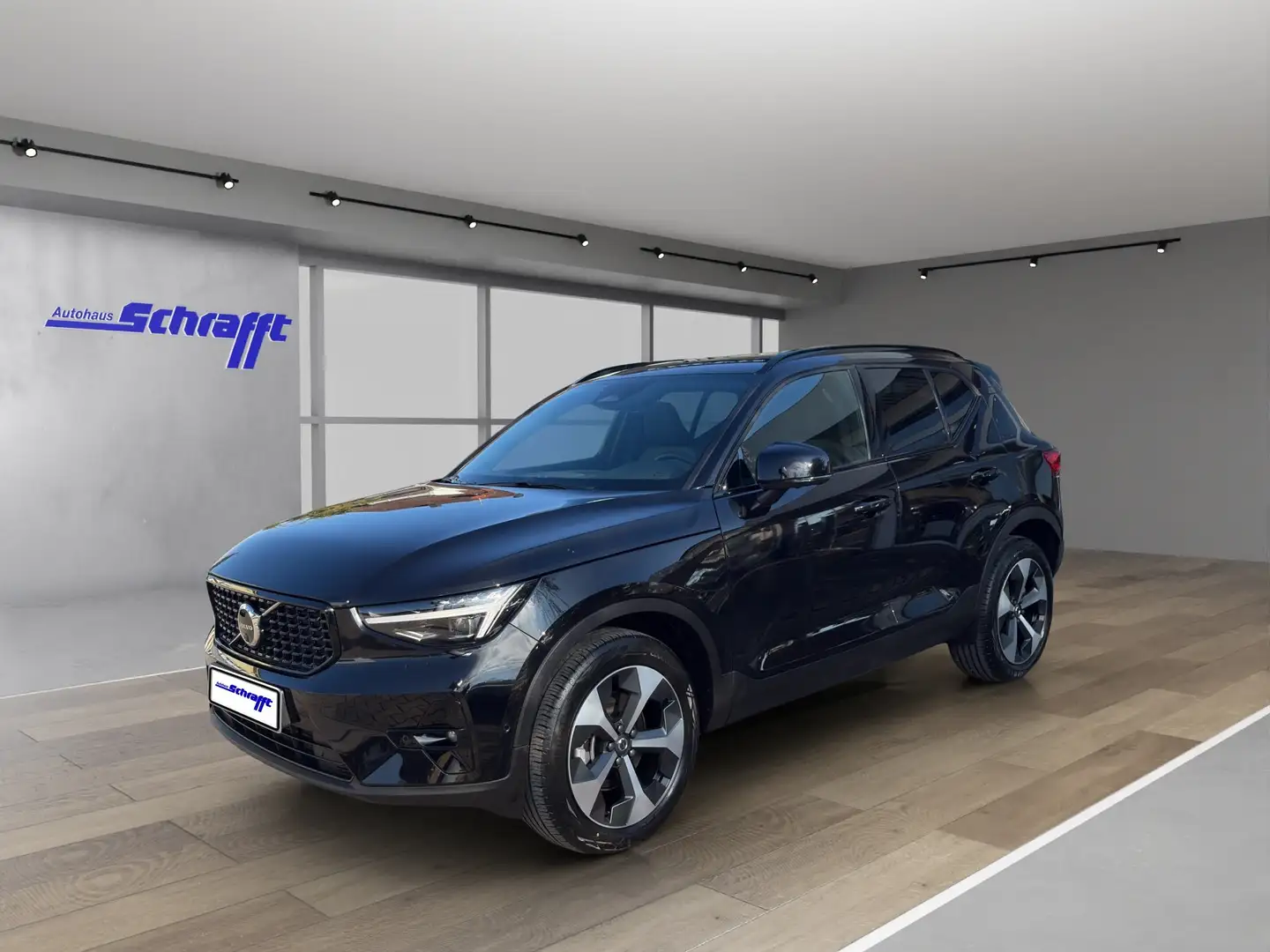 Volvo XC40 Plus Dark B4 Mild-Hybrid 2WD Schwarz - 1