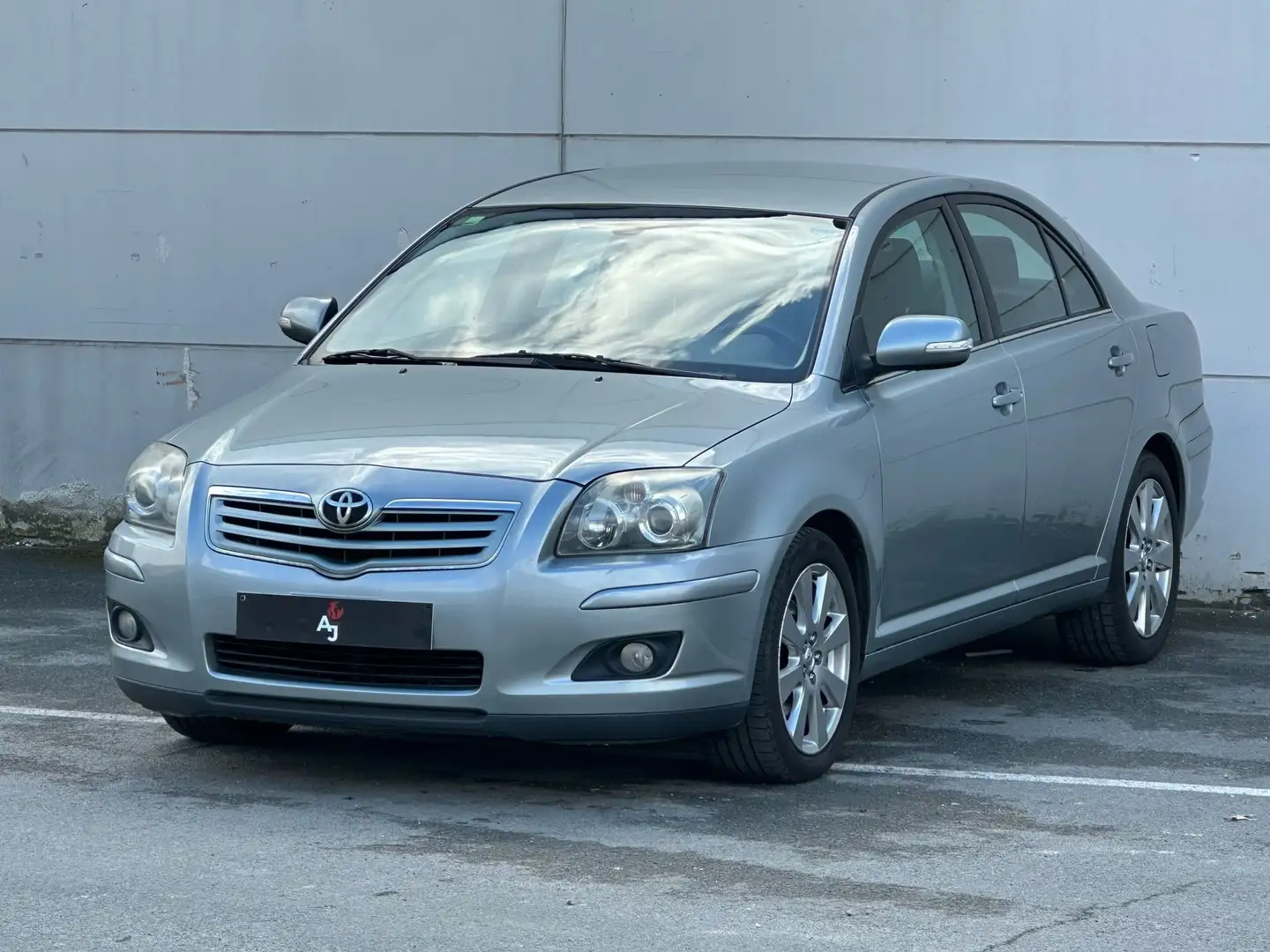 Toyota Avensis 2.0 Turbo D4D 16v Traveller Argent - 1