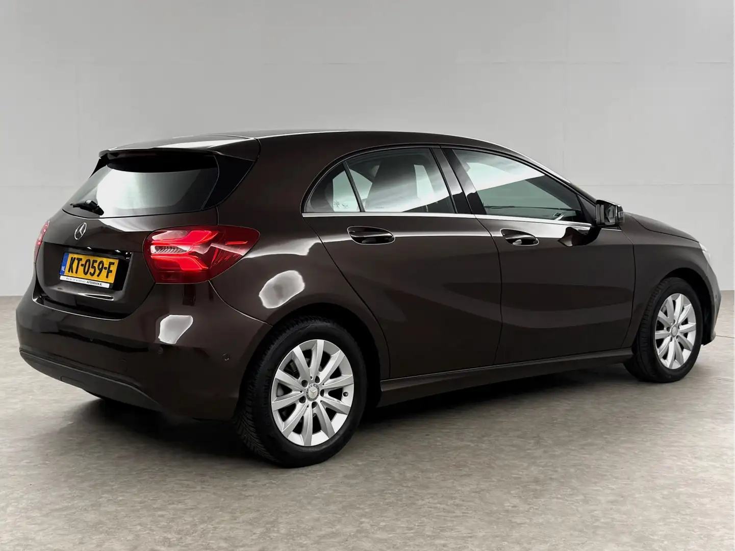 Mercedes-Benz A-Klasse Ambition Airco Cruise LED Navigatie PDC 1 Brun - 2