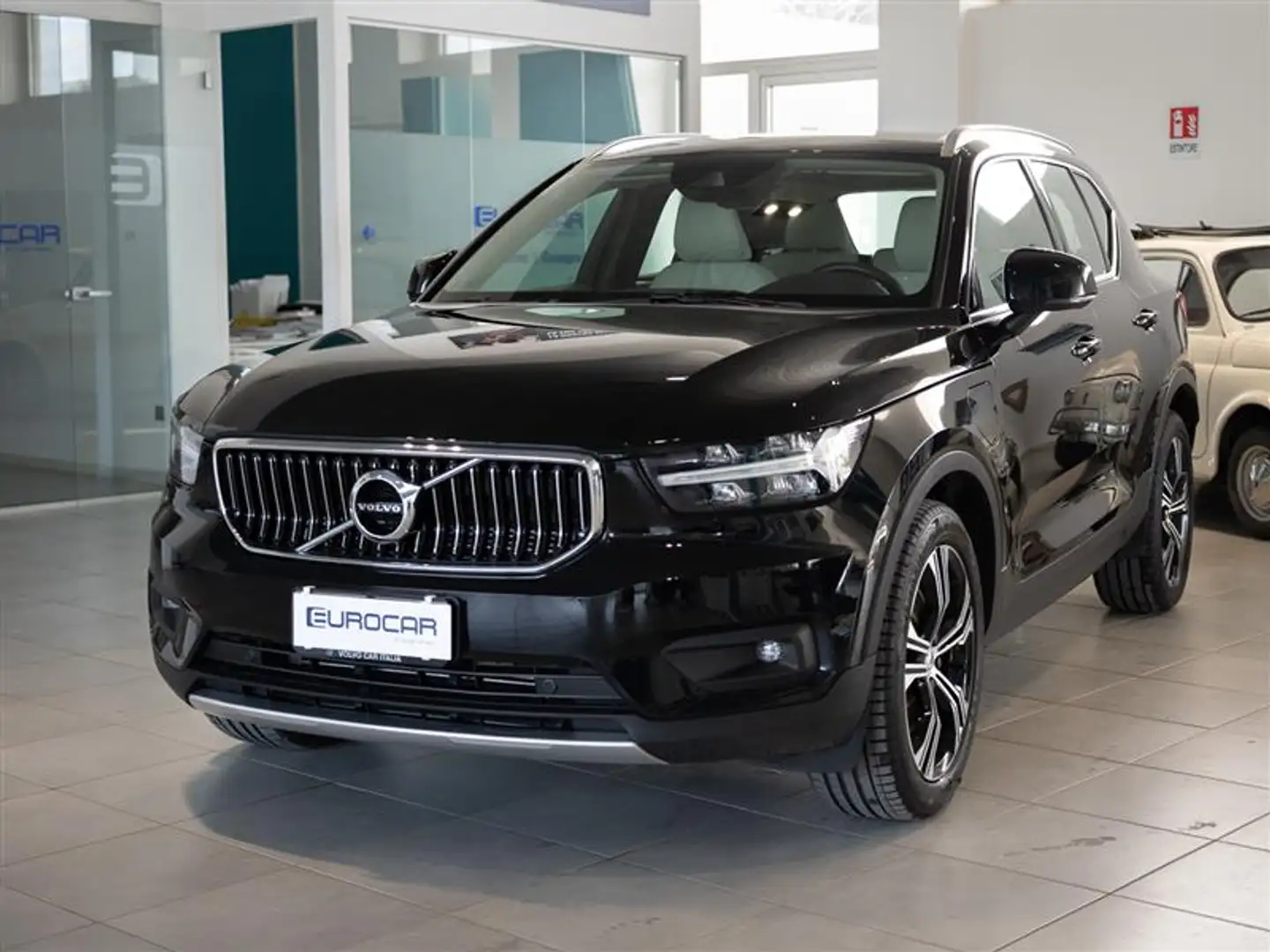 Volvo XC40 Inscription Recharge Plug-In Hybrid 2WD 1.5cc 179Cv 36 mesi garanzia Noir - 1