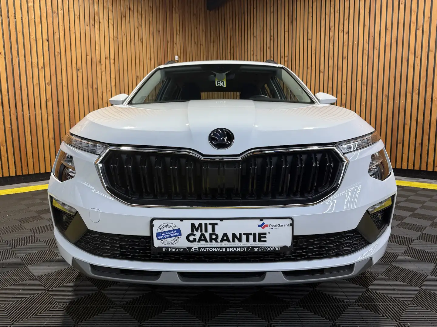 Skoda Kamiq 1,5TSI Selec. DSG*Navi*LED*Kam*Virtual*ACC Weiß - 2