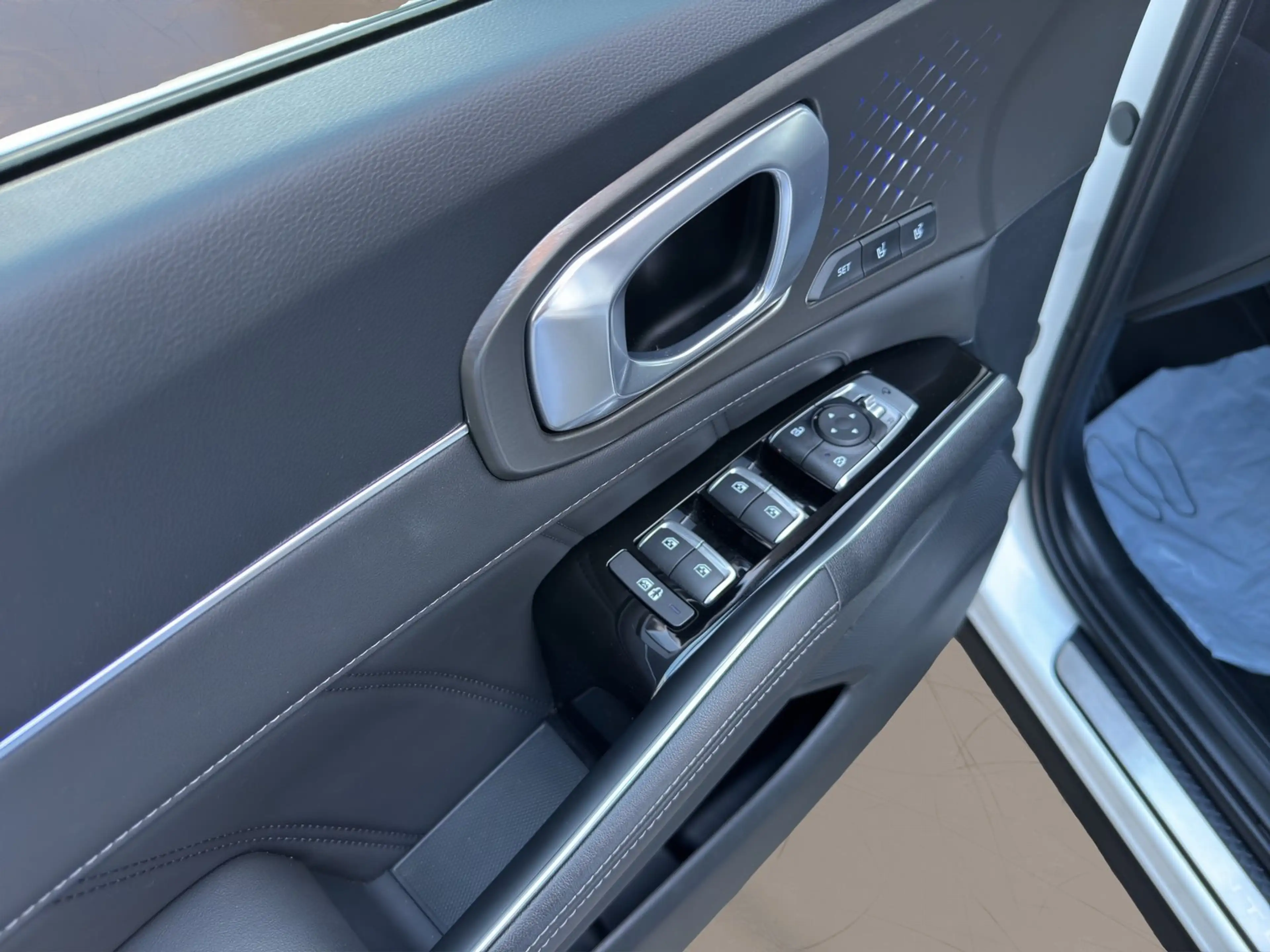 Kia Sorento 2.2 CRDi 4WD Platinum Pano — photo 12