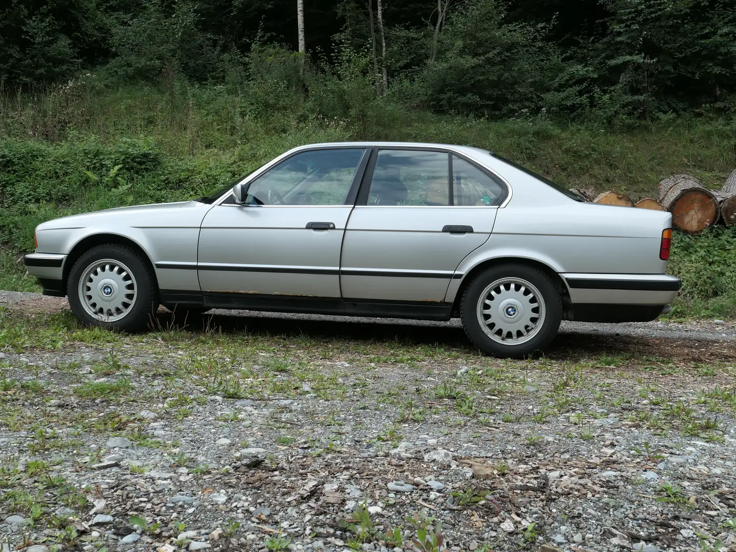 BMW 525 525iX Grau - 2