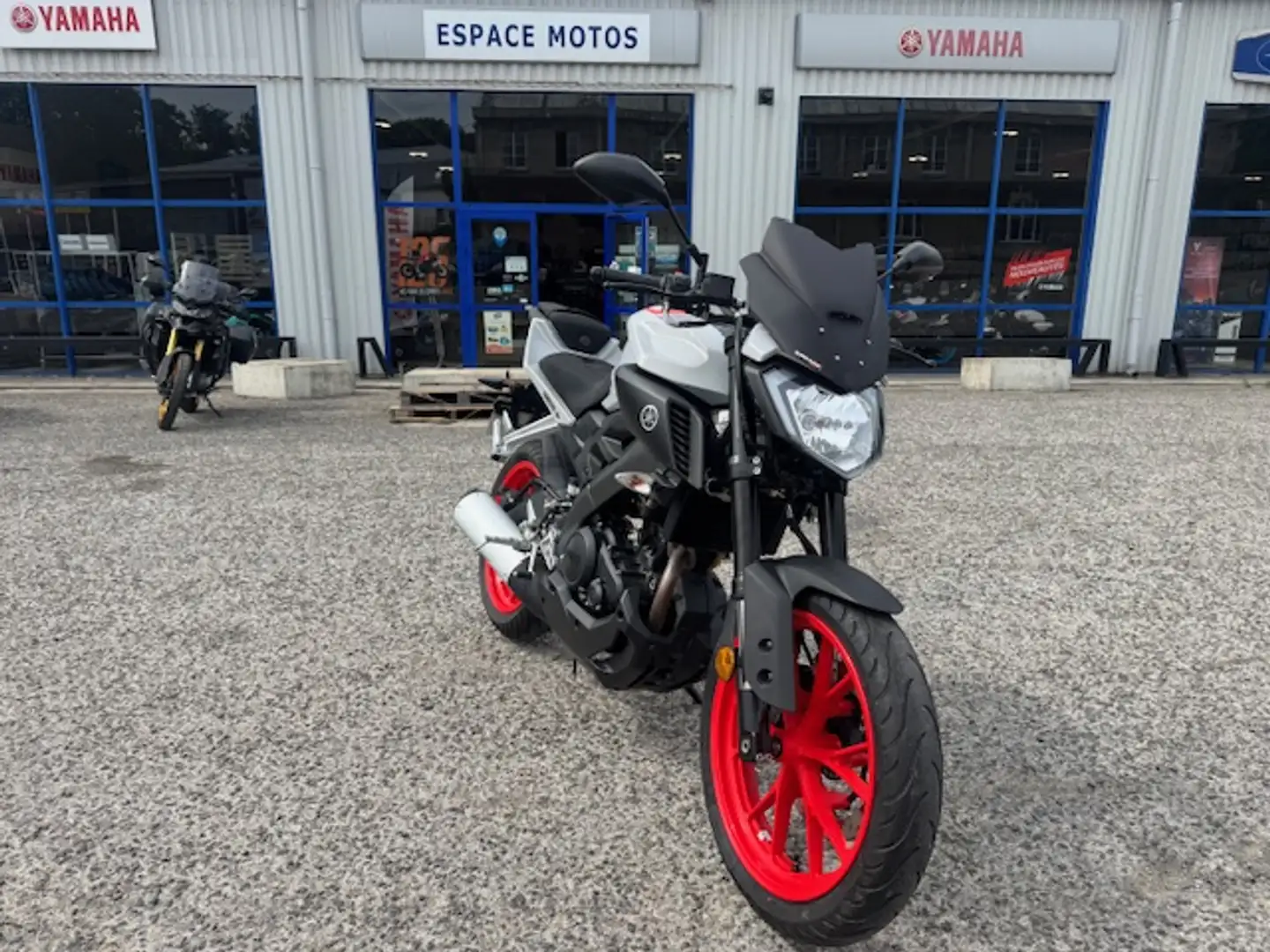 Yamaha MT-125 Argent - 2