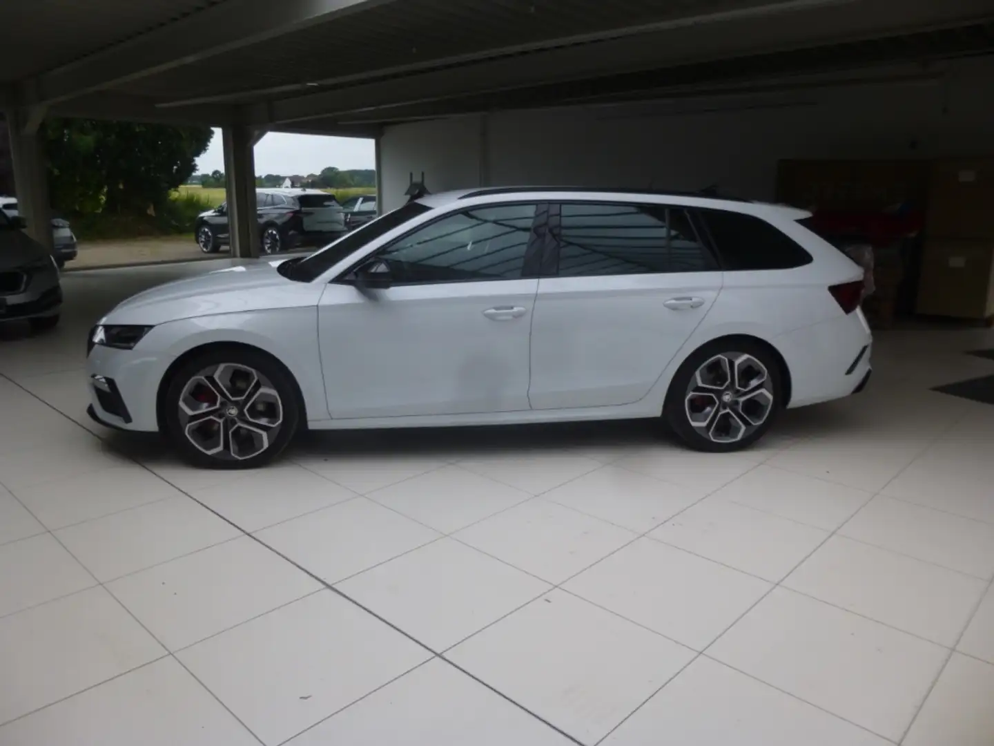 Skoda Octavia Combi RS 2.0 TSI EU6d Weiß - 2