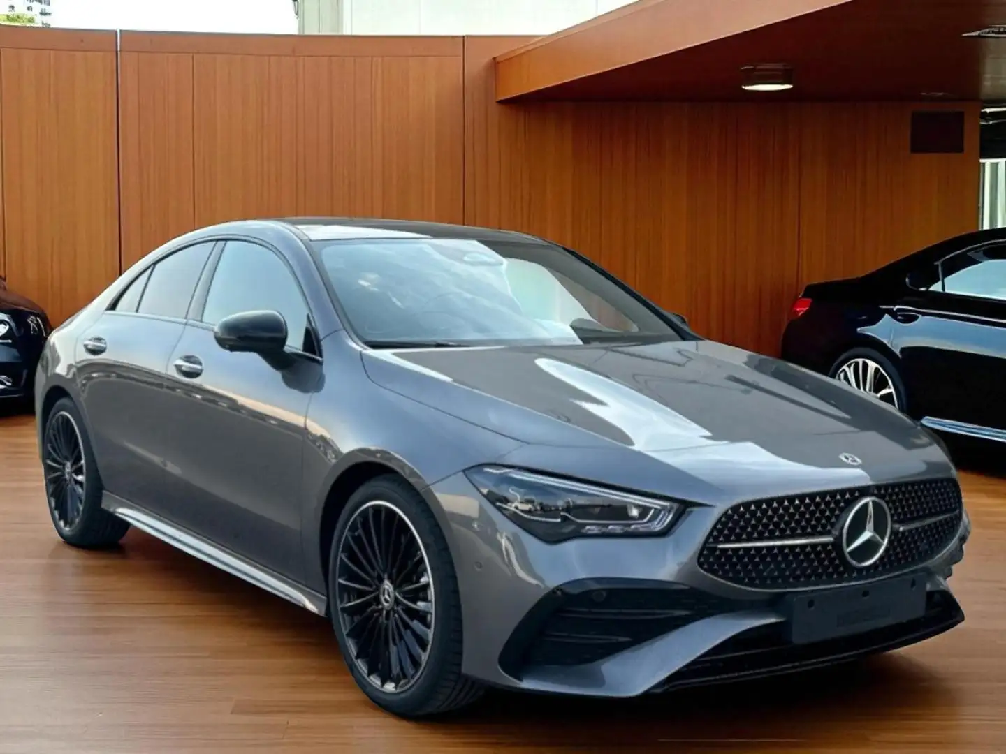 Mercedes-Benz CLA 220 220d Grau - 1