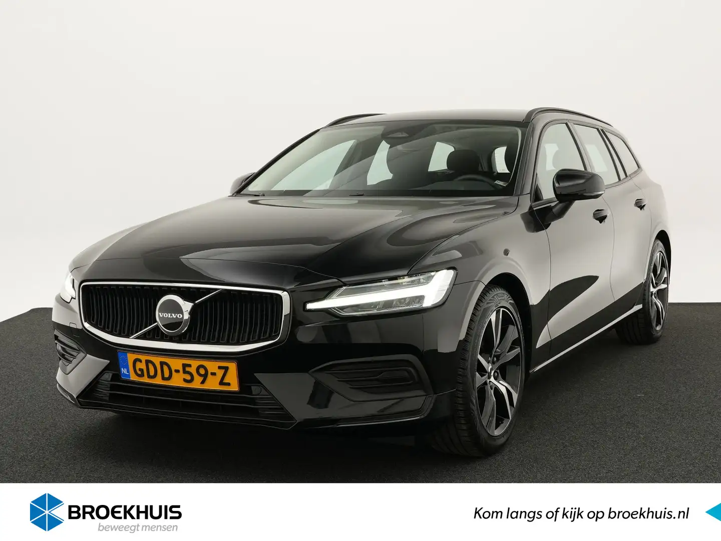 Volvo V60 2.0 B3 Essential Edition | Trekhaak | Adaptive Cru Zwart - 1
