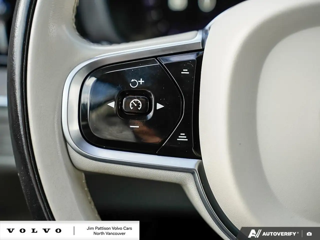 Volvo XC60 снимка Volvo XC60