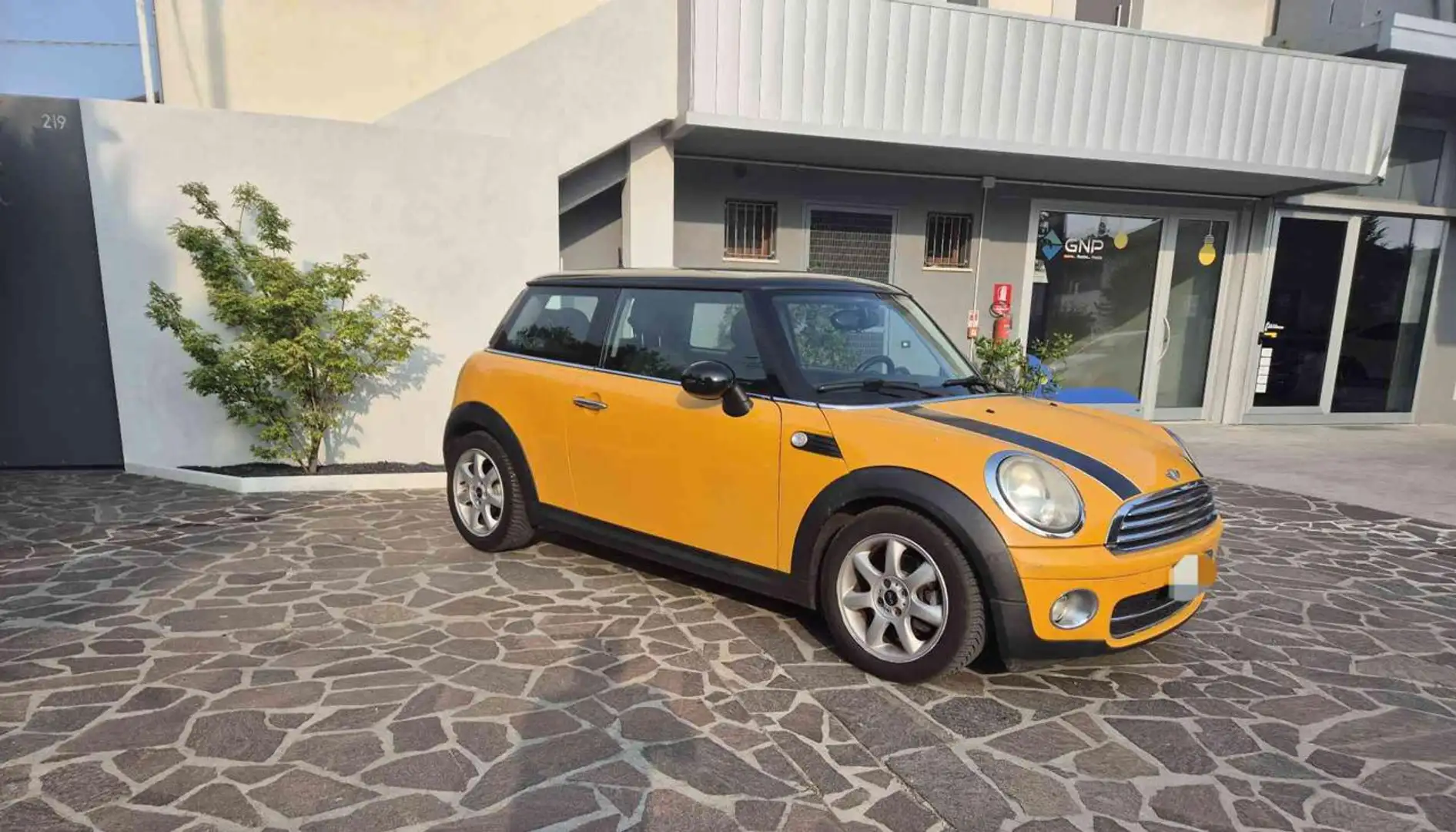 MINI Cooper D 1.6 16V Cooper D *guida neo patentati Orange - 1