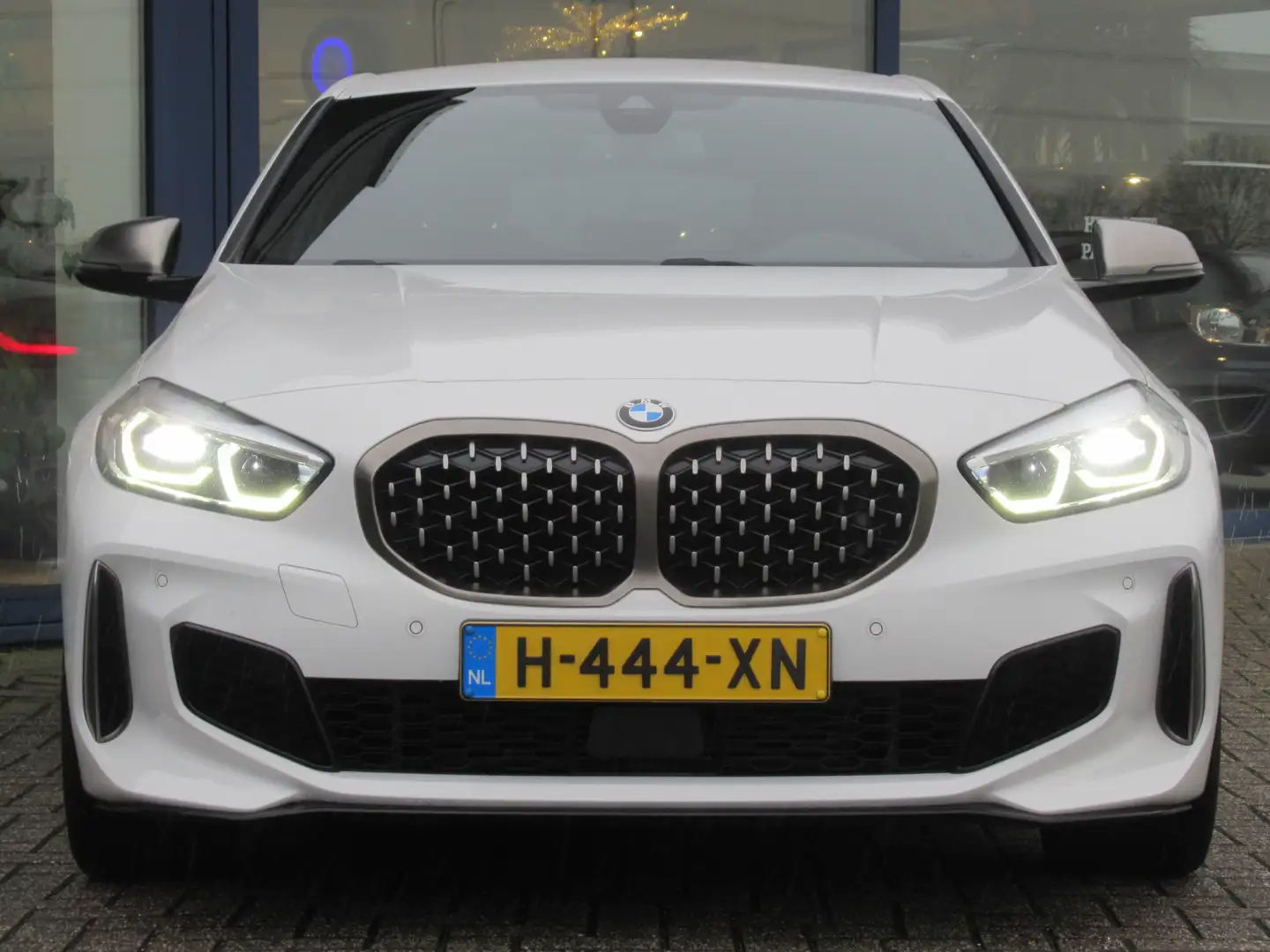 BMW 135 1-serie M135i xDrive Executive Edition 306 PK, Ful Wit - 2