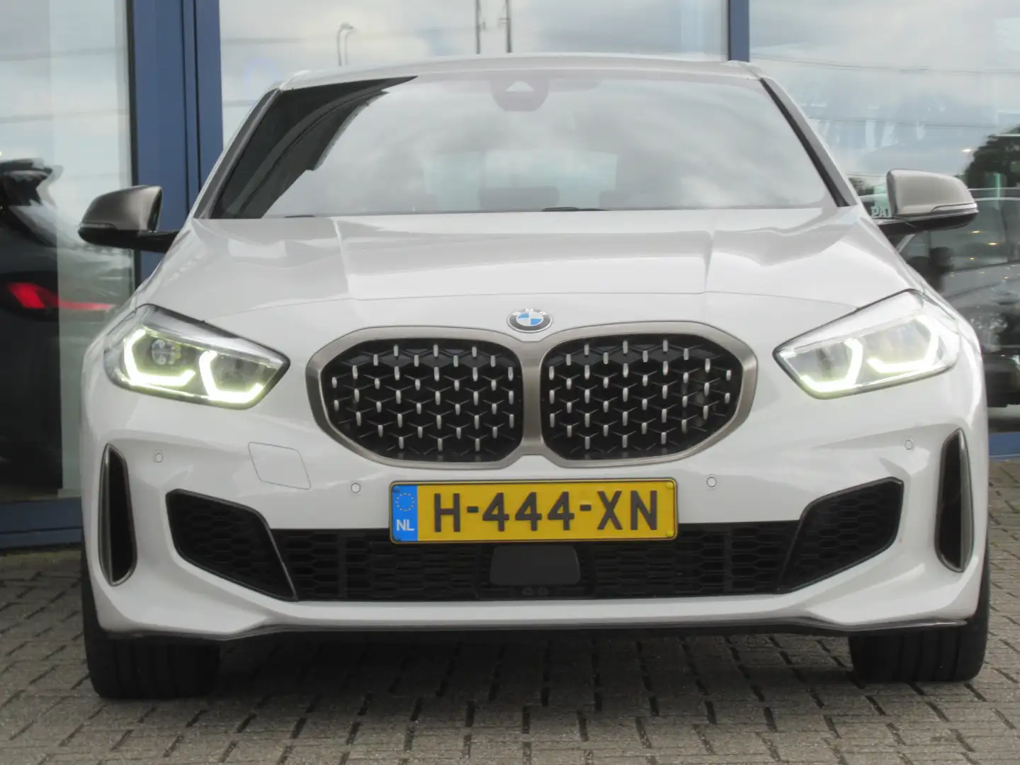 BMW 135 1-serie M135i xDrive Executive Edition 306 PK, Ful Blanco - 2