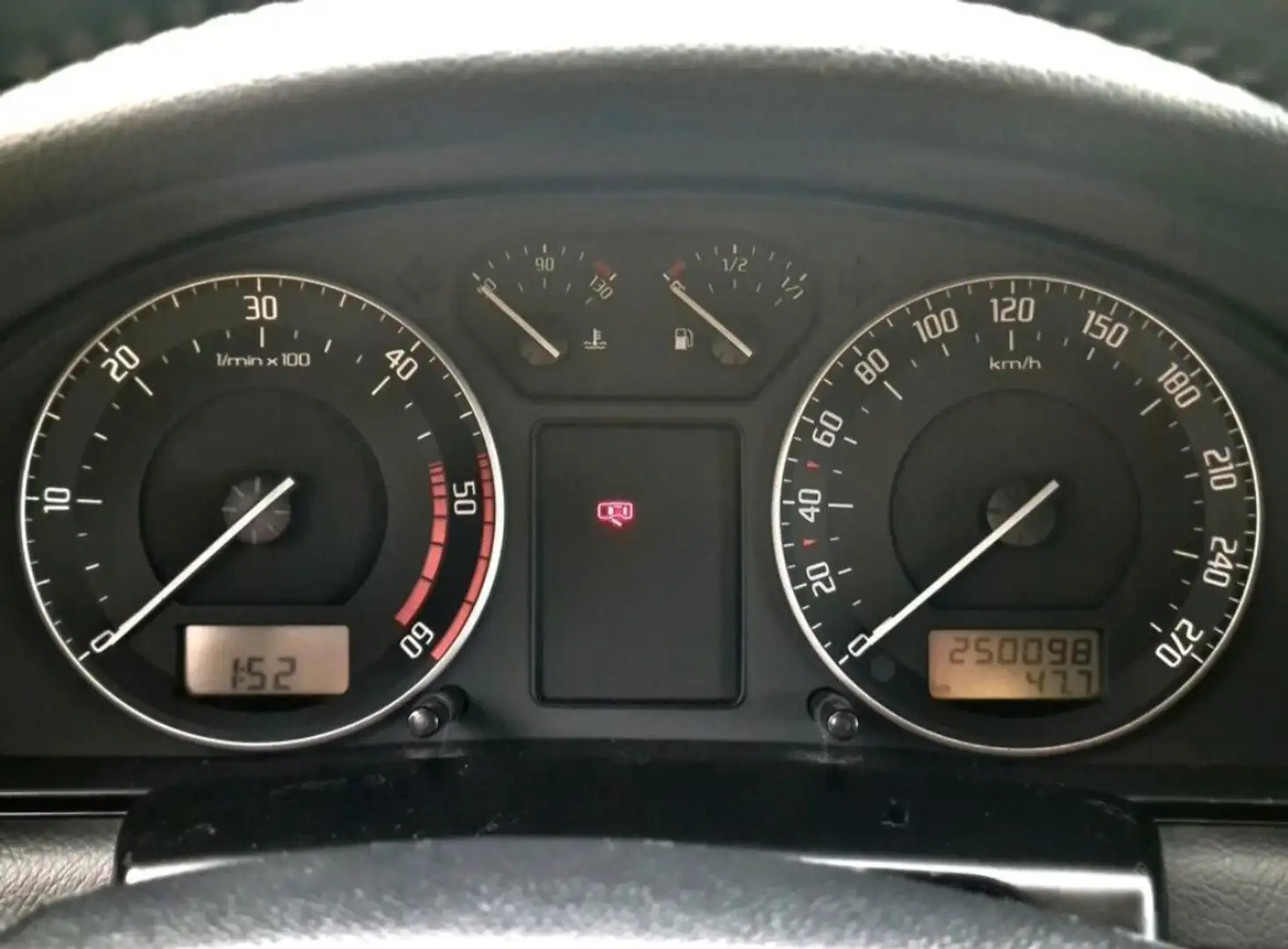 Skoda Superb 2.0 TDI DPF Comfort - 2