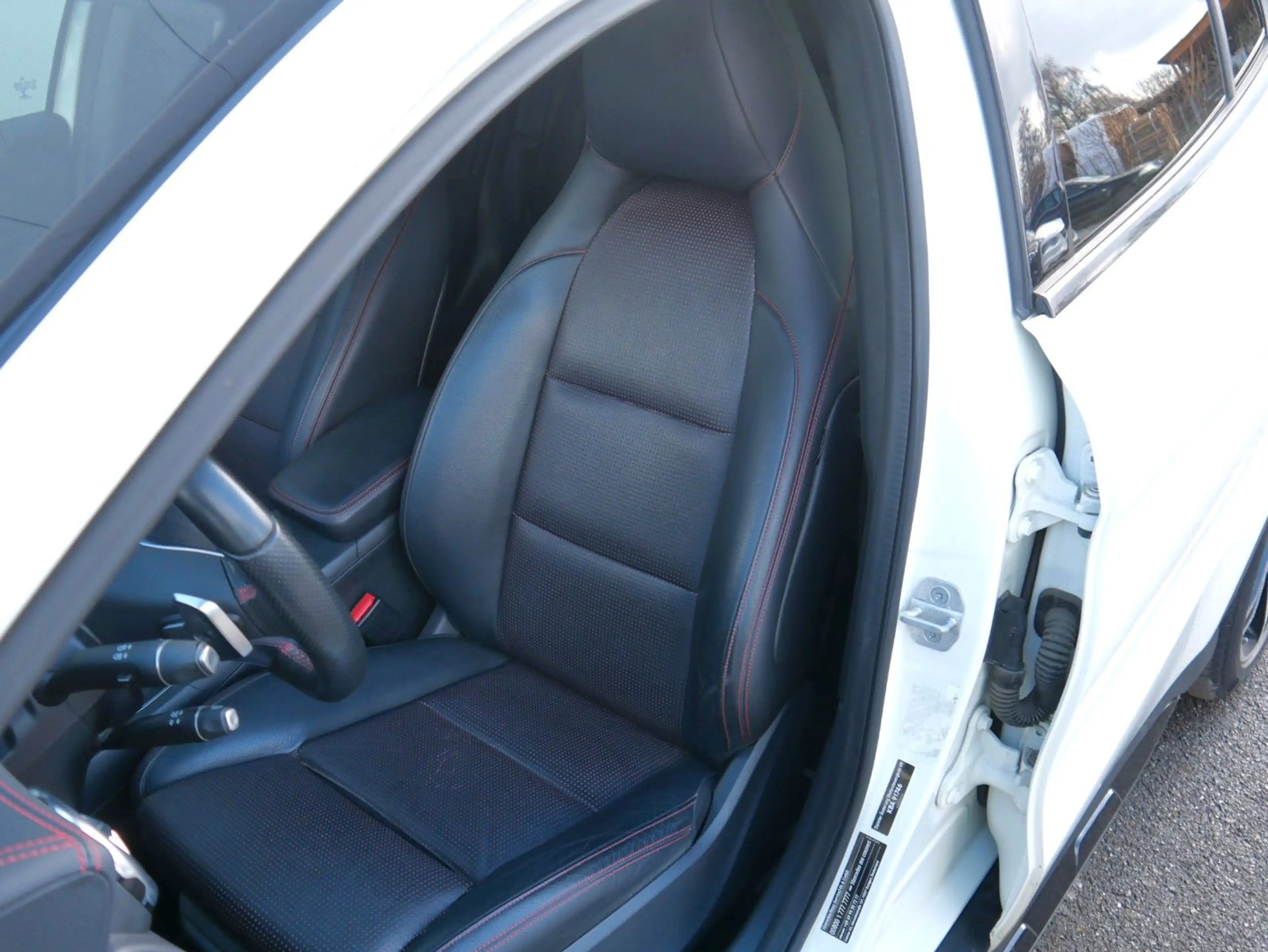 Mercedes-Benz GLA 220 CDI 4Matic AMG-Line NAVI/LED/AHK/DISTR — photo 8