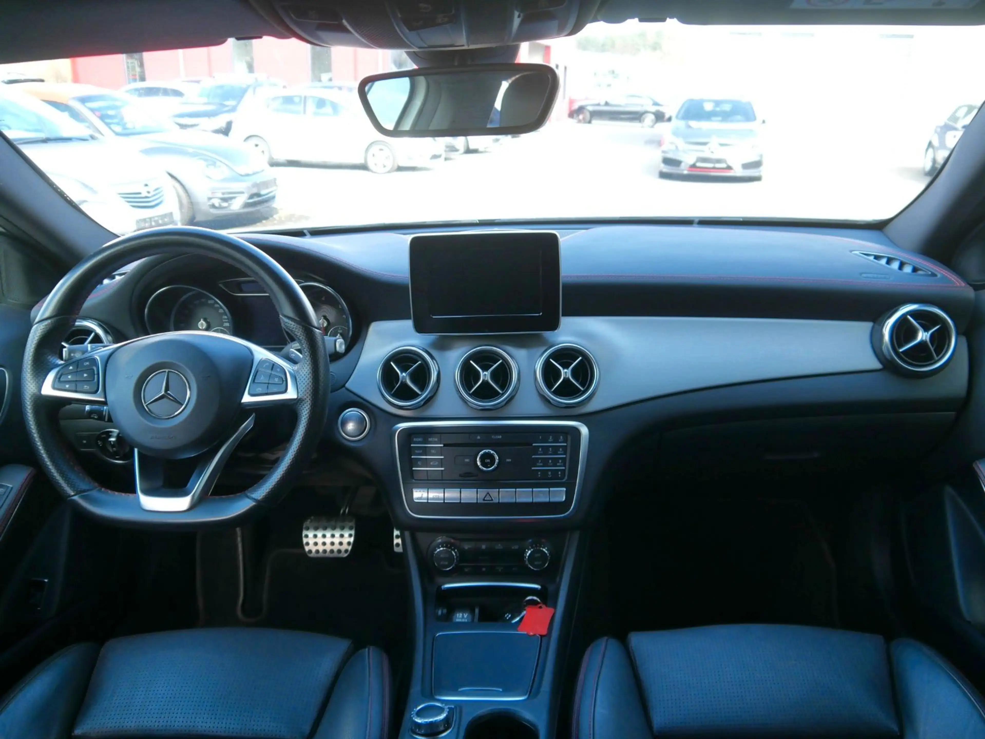 Mercedes-Benz GLA 220 CDI 4Matic AMG-Line NAVI/LED/AHK/DISTR — photo 15