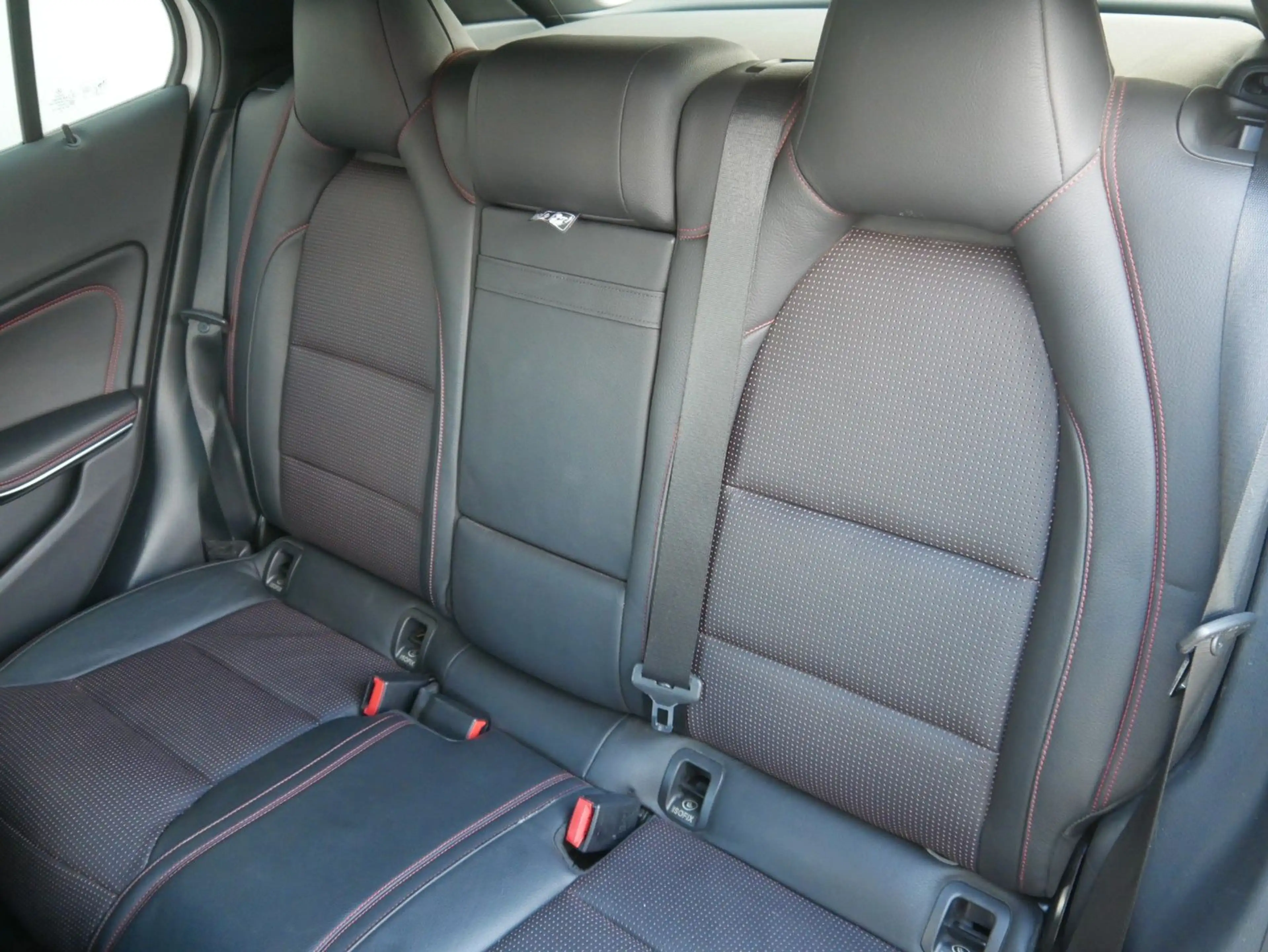 Mercedes-Benz GLA 220 CDI 4Matic AMG-Line NAVI/LED/AHK/DISTR — photo 10
