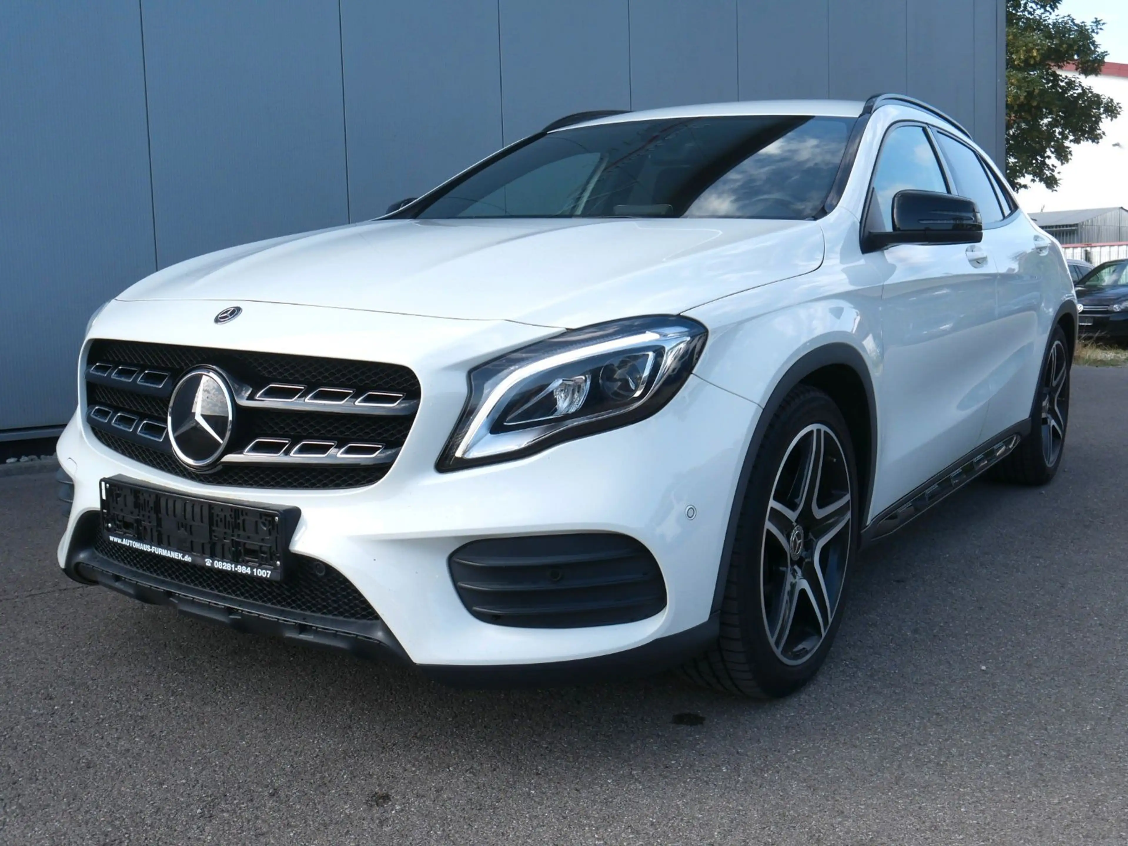 Mercedes-Benz GLA 220 CDI 4Matic AMG-Line NAVI/LED/AHK/DISTR