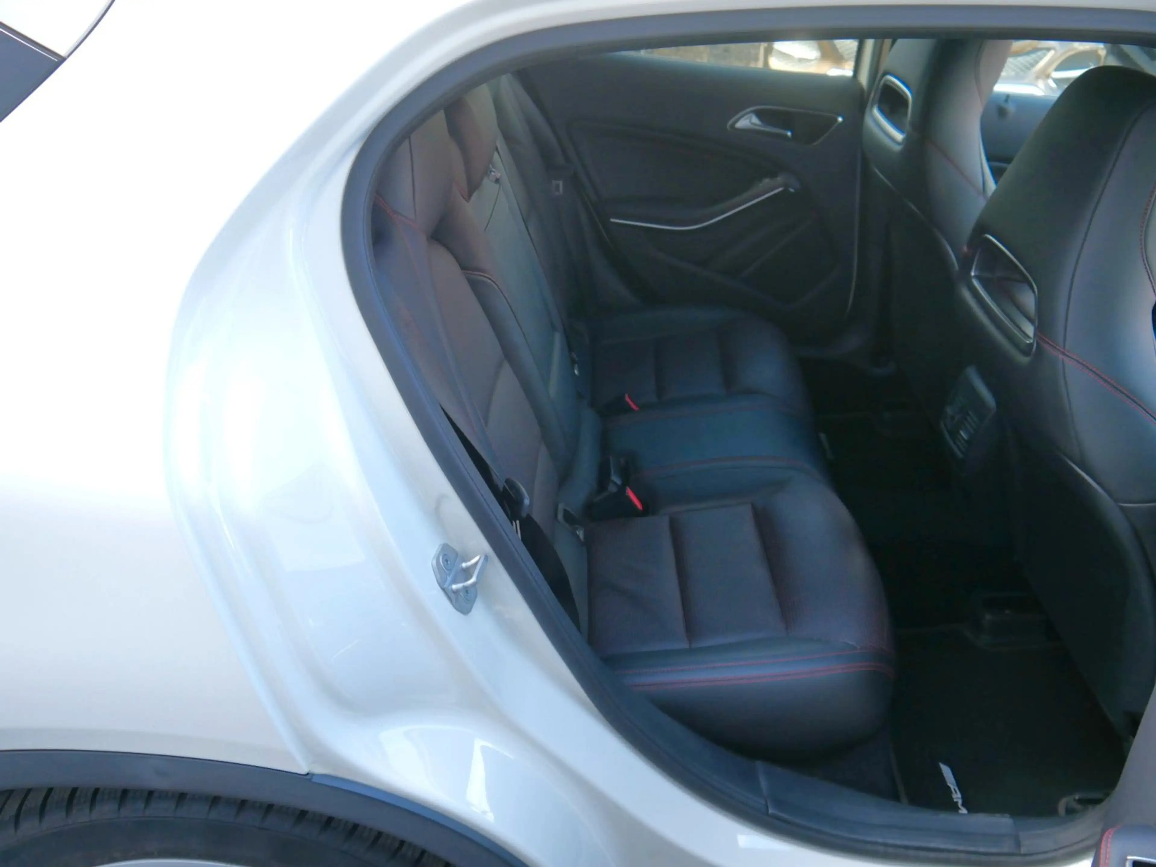 Mercedes-Benz GLA 220 CDI 4Matic AMG-Line NAVI/LED/AHK/DISTR — photo 13