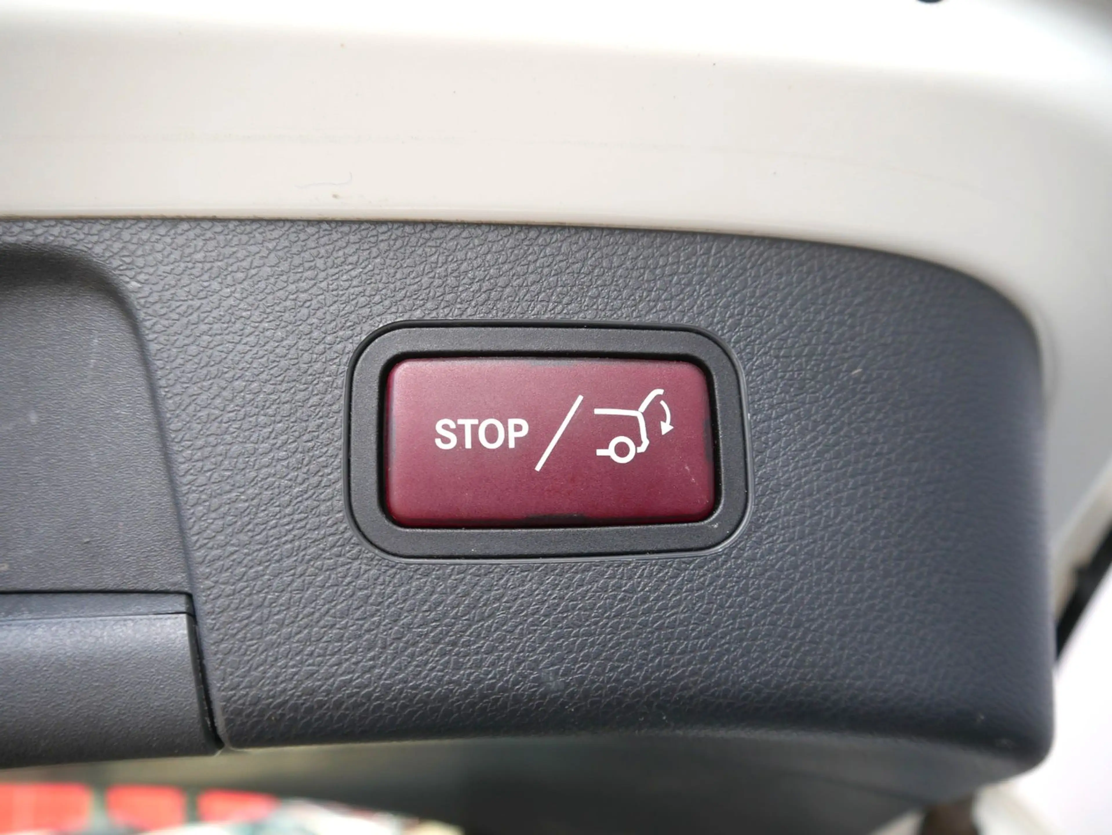 Mercedes-Benz GLA 220 CDI 4Matic AMG-Line NAVI/LED/AHK/DISTR — photo 12