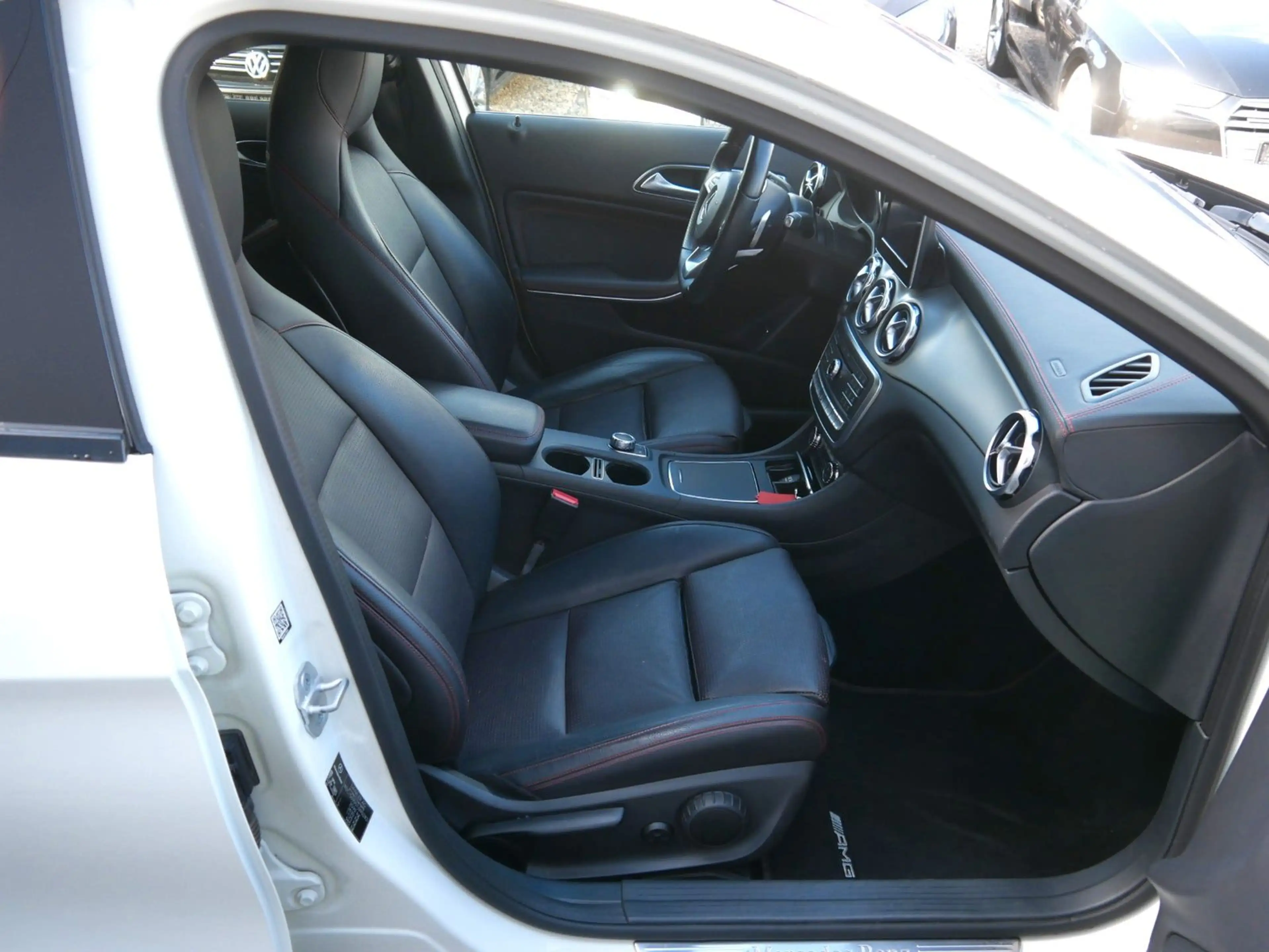 Mercedes-Benz GLA 220 CDI 4Matic AMG-Line NAVI/LED/AHK/DISTR — photo 14