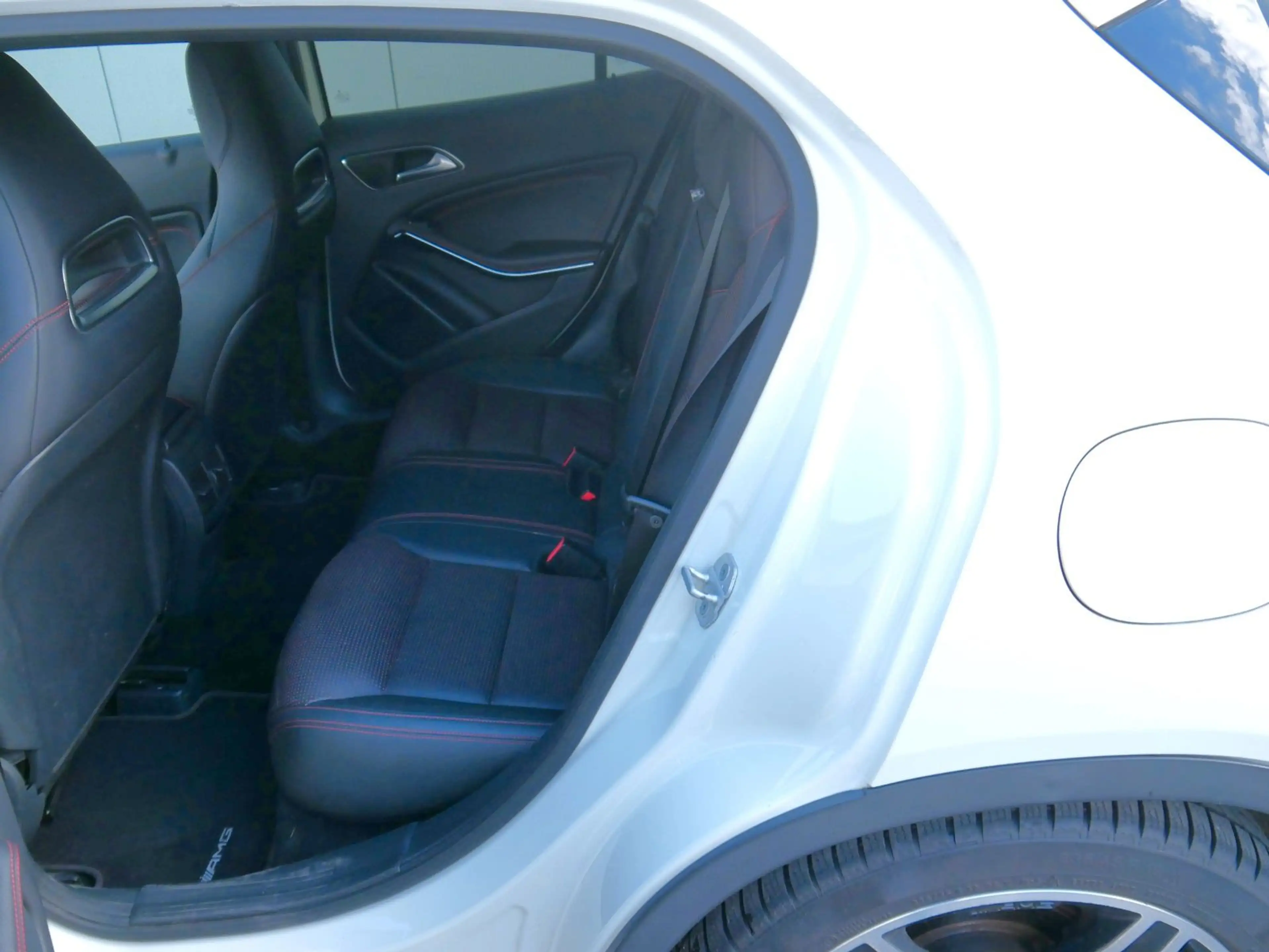 Mercedes-Benz GLA 220 CDI 4Matic AMG-Line NAVI/LED/AHK/DISTR — photo 9