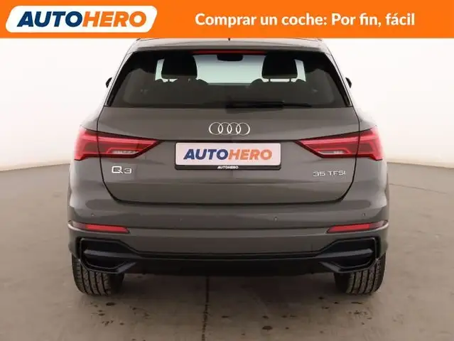 Audi Q3 view 5