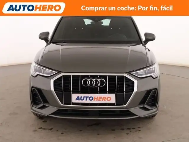 Audi Q3 view 9