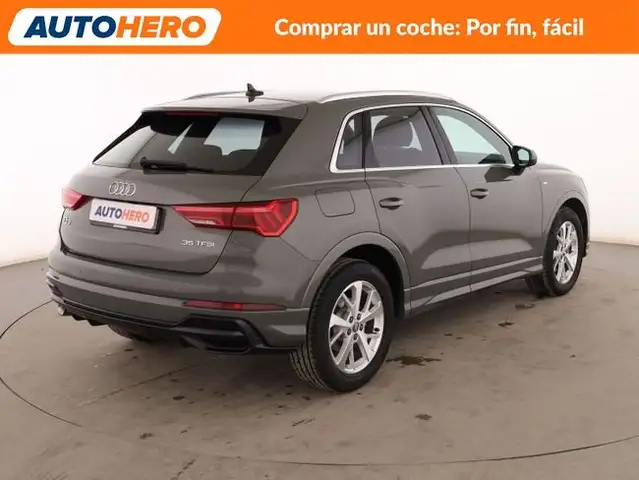 Audi Q3 view 6