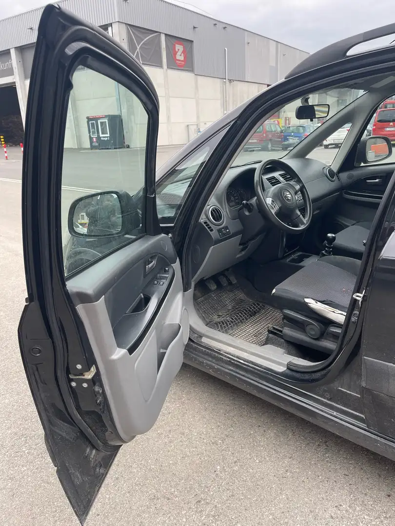 Suzuki SX4 1.9 DDiS DPF 4x4 Club Schwarz - 2