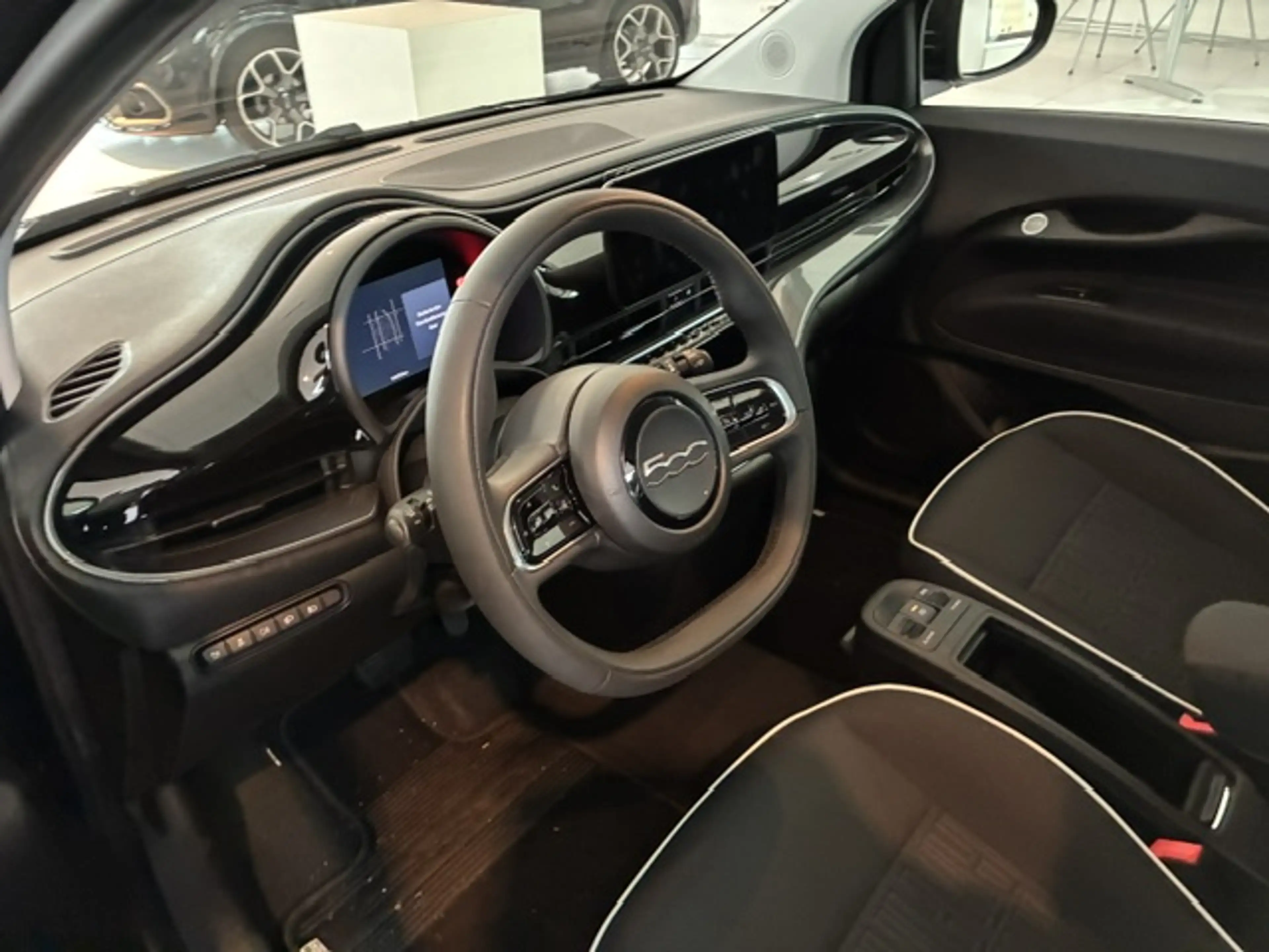 Fiat 500e Icon — photo 9