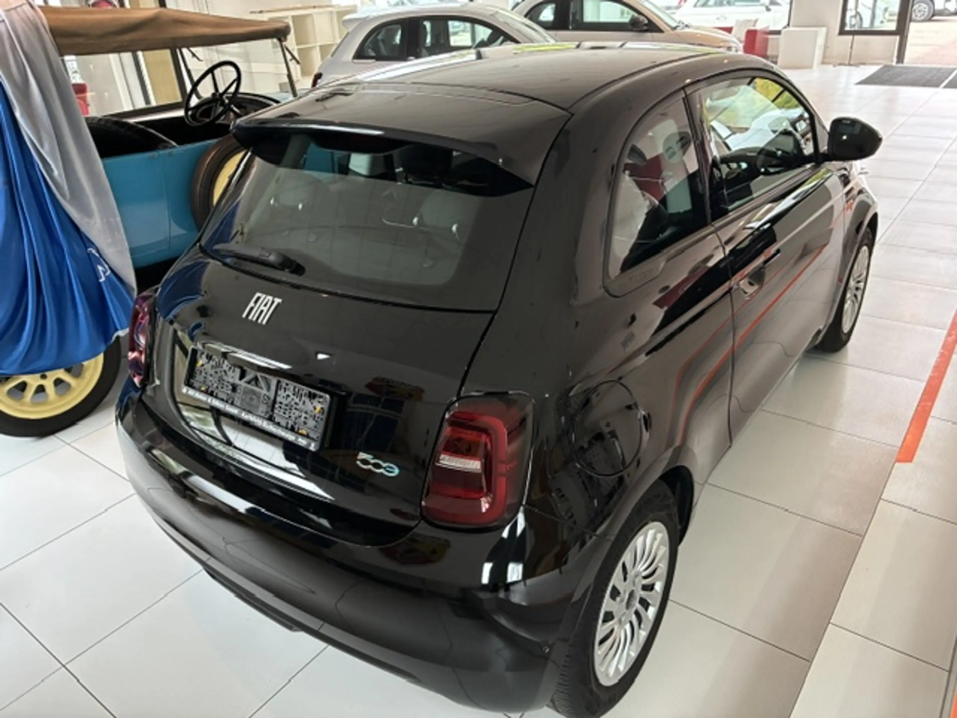 Fiat 500e Icon — photo 6