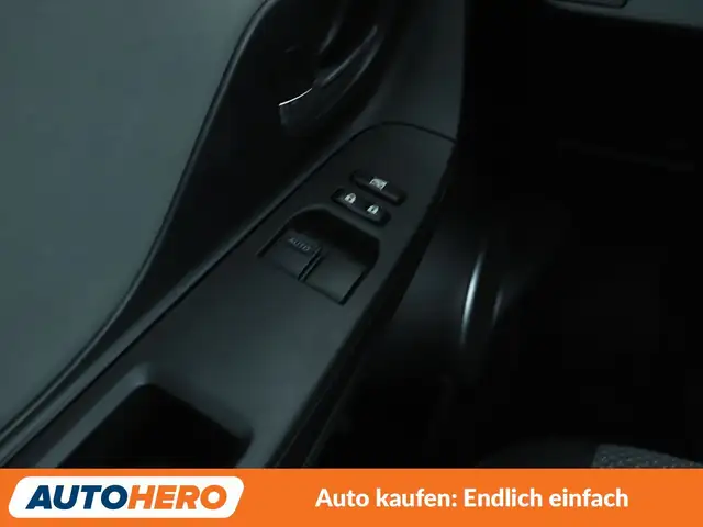Toyota Yaris view 24