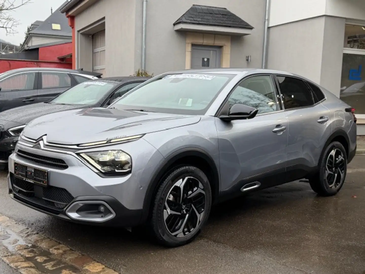Citroen C4 X 130 PureTech Shine Auto EAT8 Grau - 1
