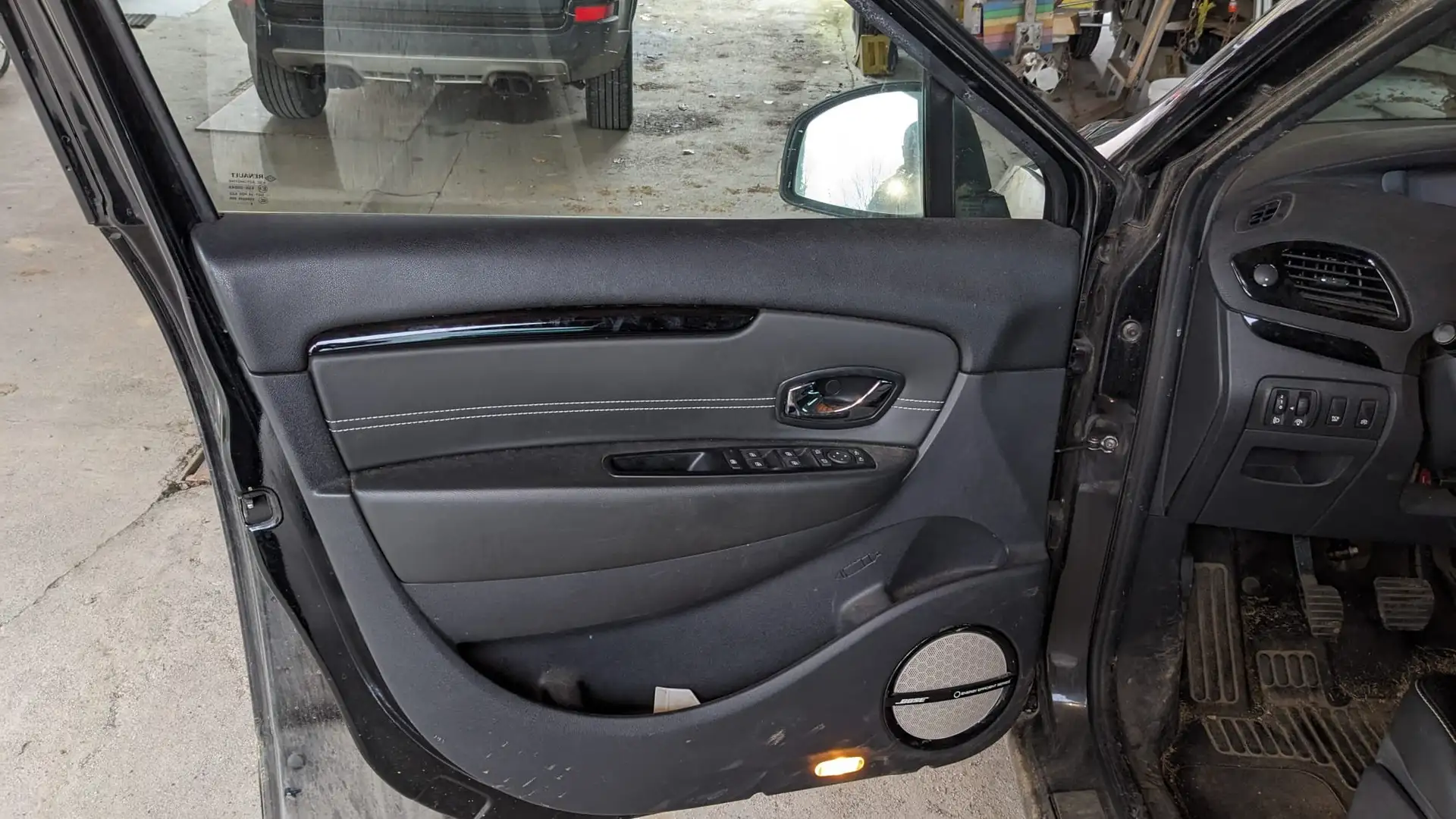 Renault Scenic Scenic 1.6 dCi Energy Bose Edition Zwart - 2