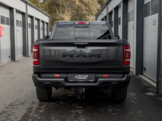 RAM 1500 Ram 1500 Laramie Quad Cab 6'4''-Bed 4x4 Ansicht 4