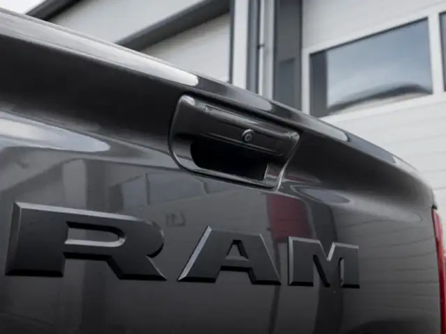 RAM 1500 Ram 1500 Laramie Quad Cab 6'4''-Bed 4x4 Ansicht 21