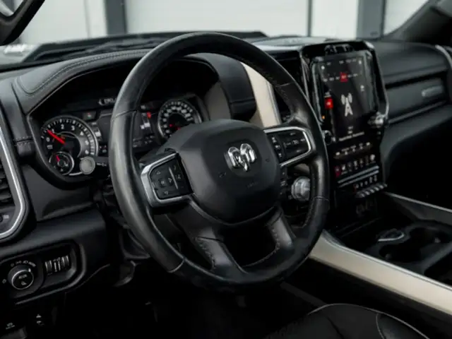 RAM 1500 Ram 1500 Laramie Quad Cab 6'4''-Bed 4x4 Ansicht 26