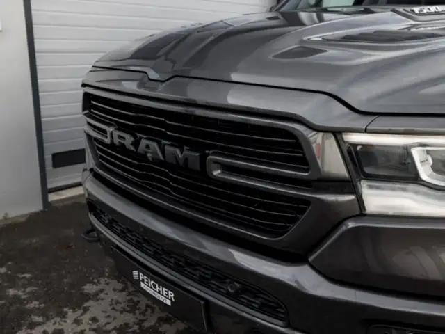 RAM 1500 Ram 1500 Laramie Quad Cab 6'4''-Bed 4x4 Ansicht 8