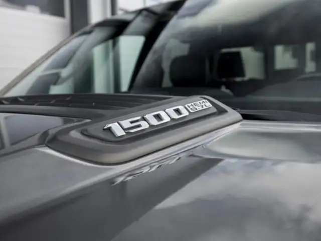 RAM 1500 Ram 1500 Laramie Quad Cab 6'4''-Bed 4x4 Ansicht 10