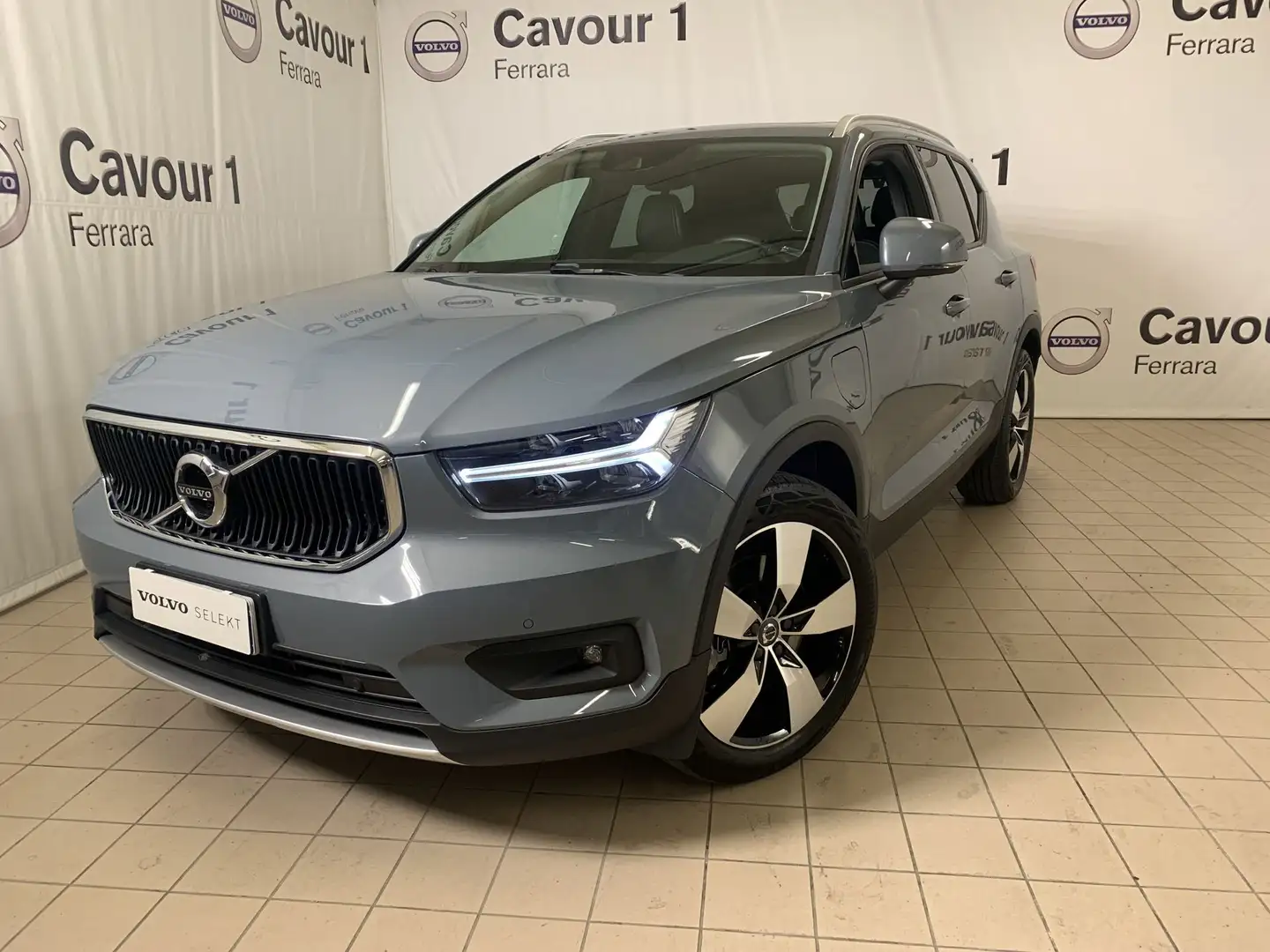 Volvo XC40 XC40 T5 Recharge Plug-in Hybrid Business Plus Grijs - 2