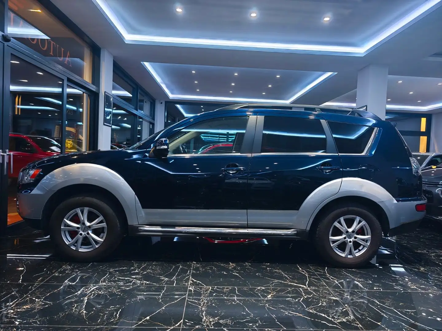 Mitsubishi Outlander Instyle 4WD Automatik Leder 7-Siter Bleu - 1