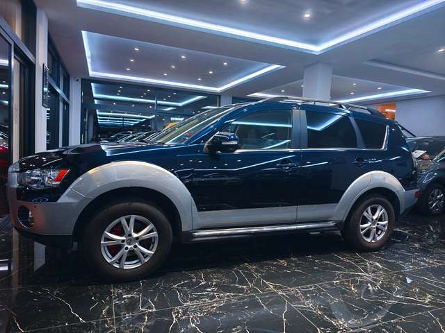 Mitsubishi Outlander Instyle 4WD Automatik Leder 7-Siter