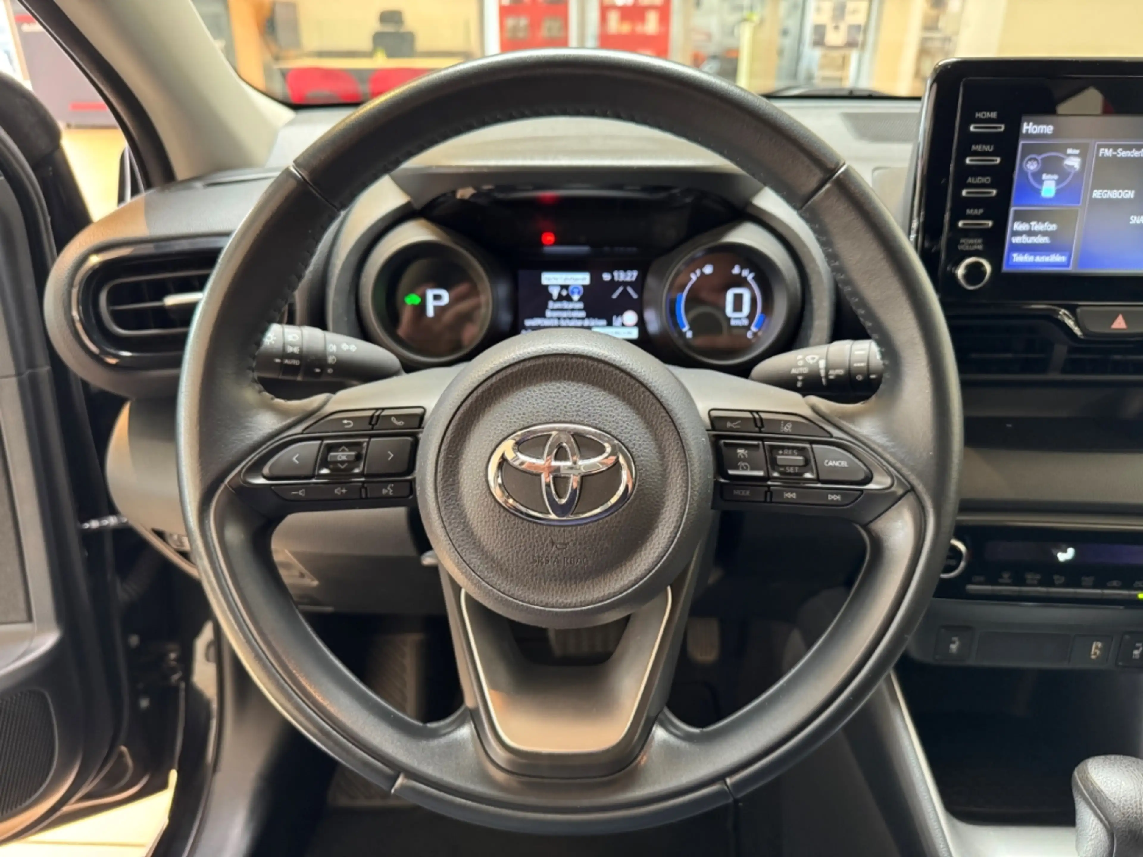 Toyota Yaris Hybrid Team Deutschland / Abstands-Tempo. — photo 8
